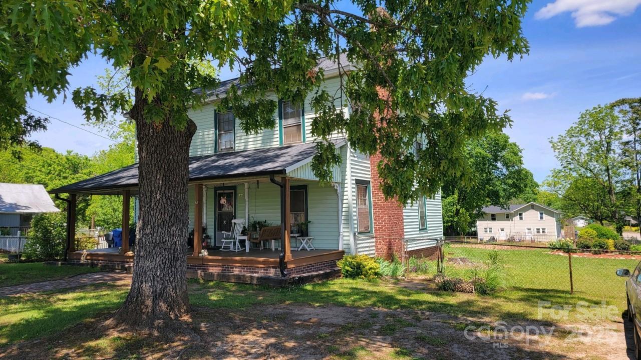 164 N Eastway Drive Property Photo 4