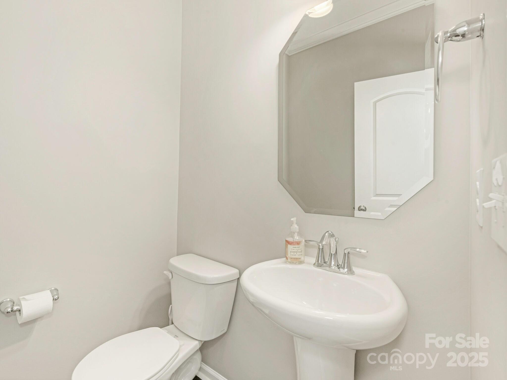 4912 Grace View Drive Property Photo 16