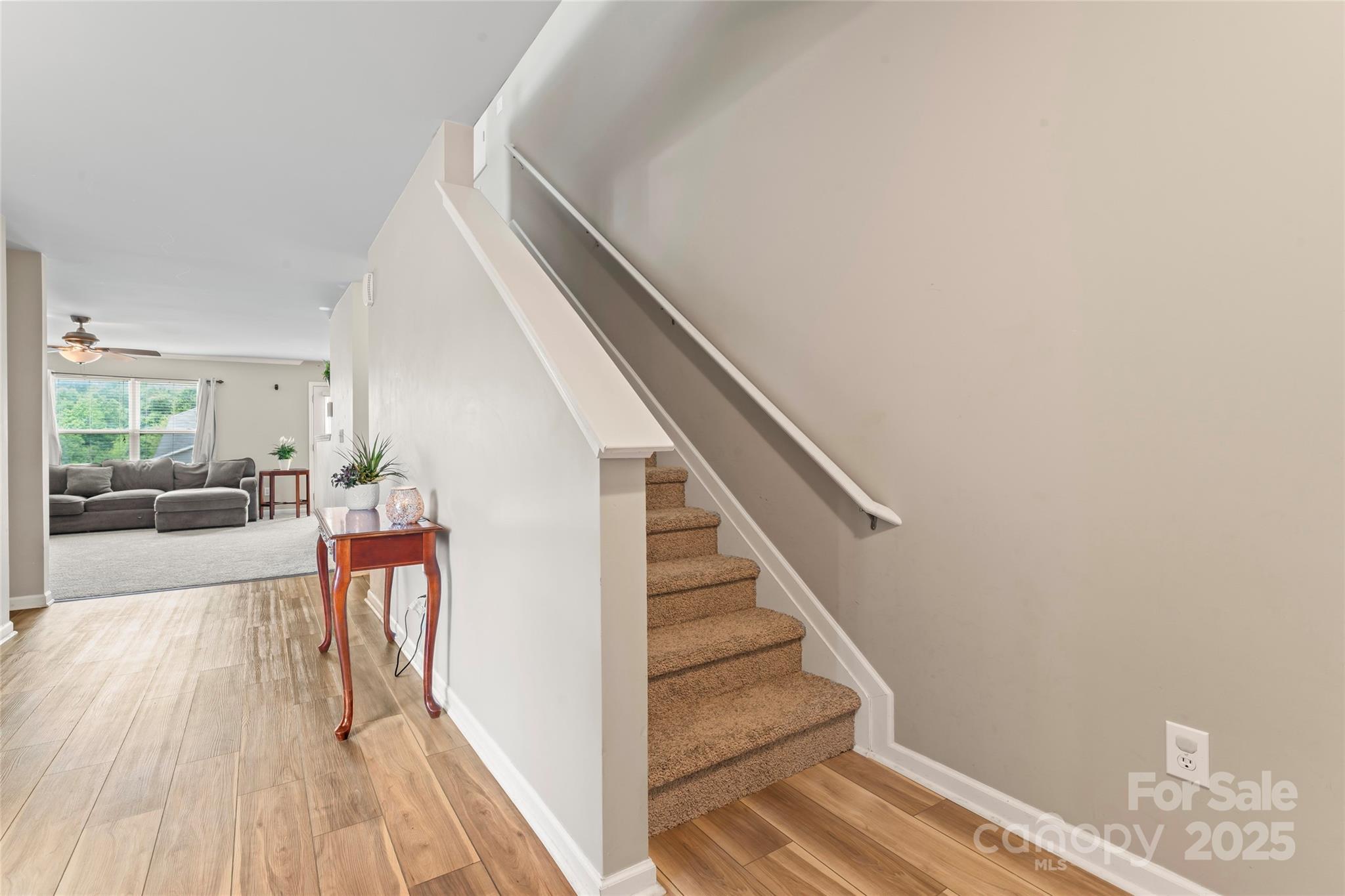 3996 Heather View Lane Property Photo 4
