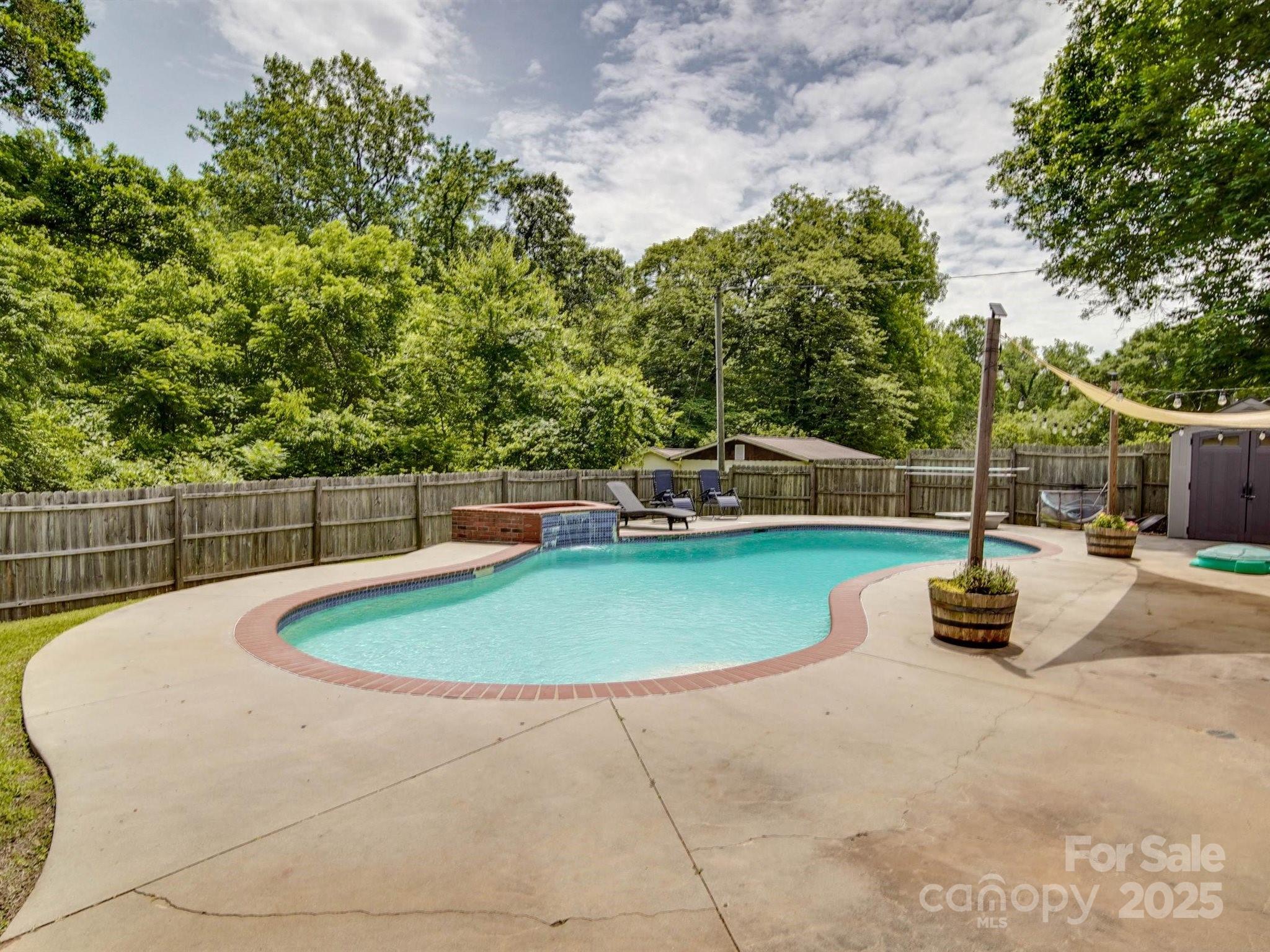 2666 Hill Lane Property Photo 1