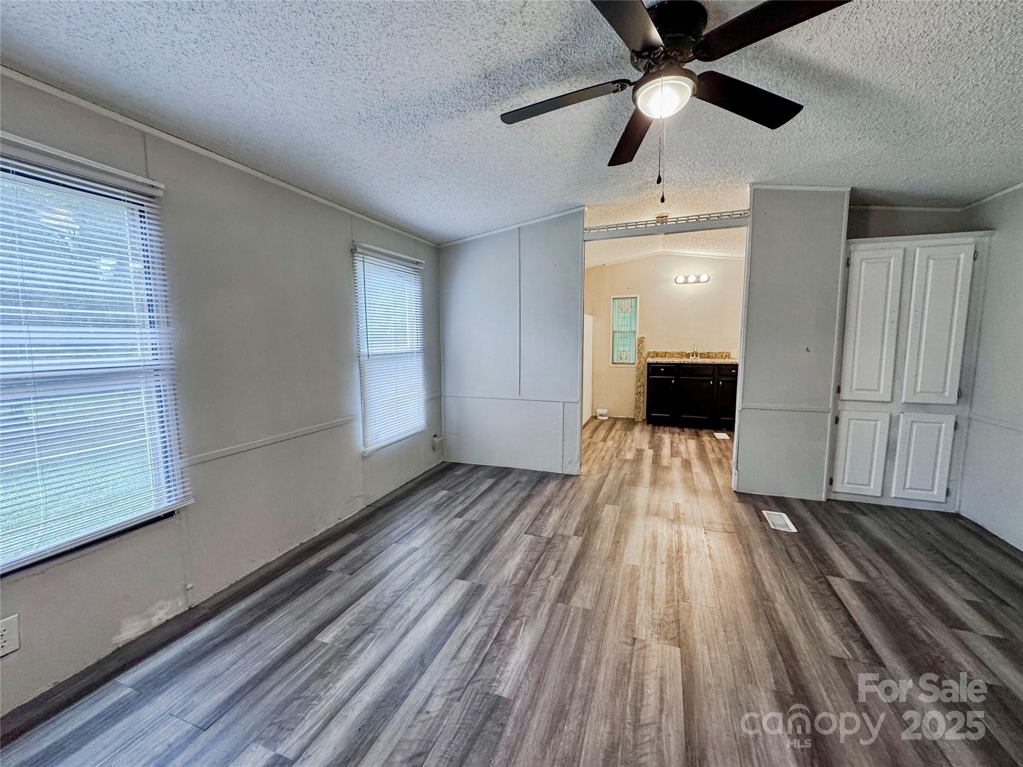 1145 Daniel Road Property Photo 9