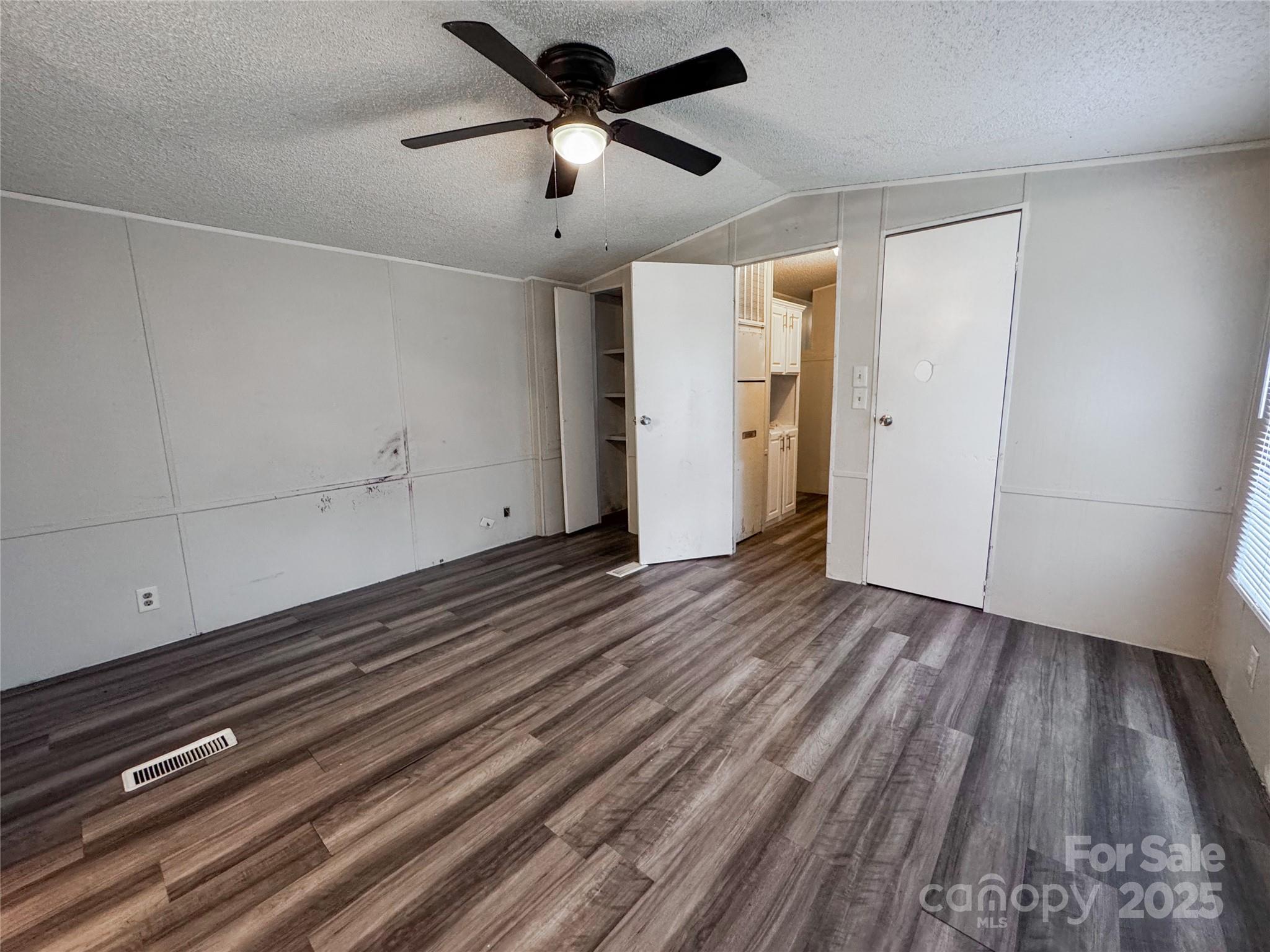 1145 Daniel Road Property Photo 10