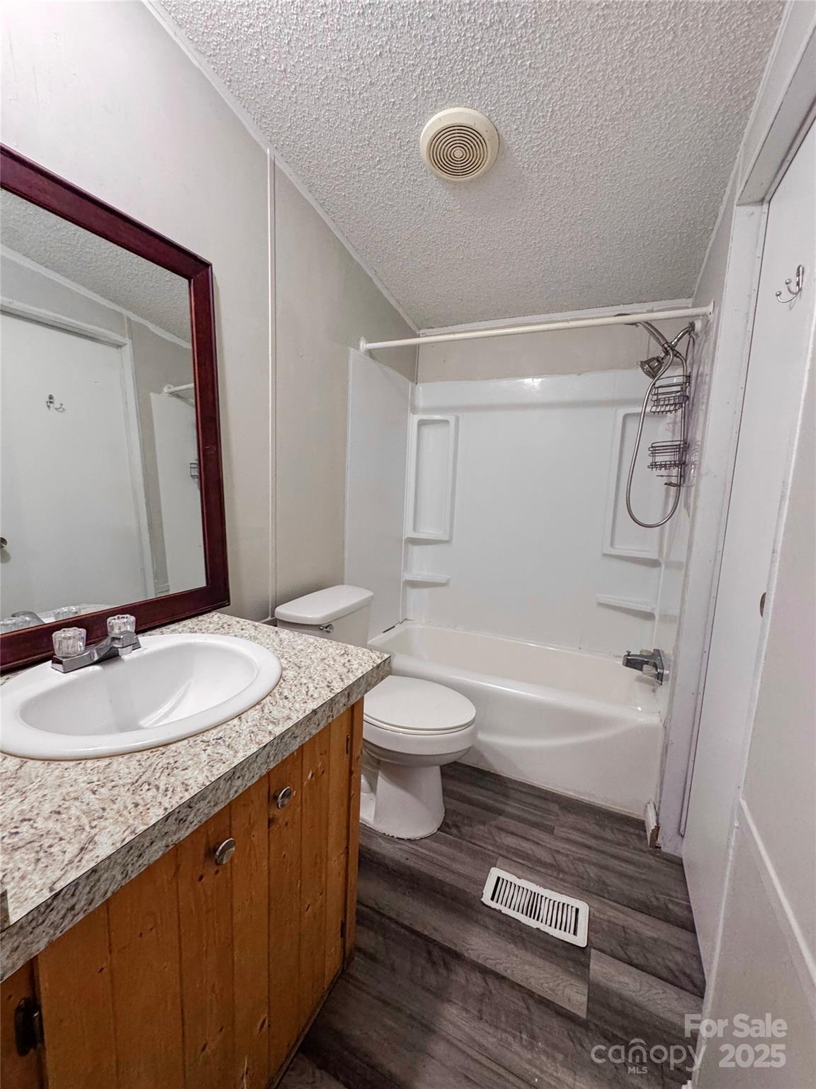 1145 Daniel Road Property Photo 15