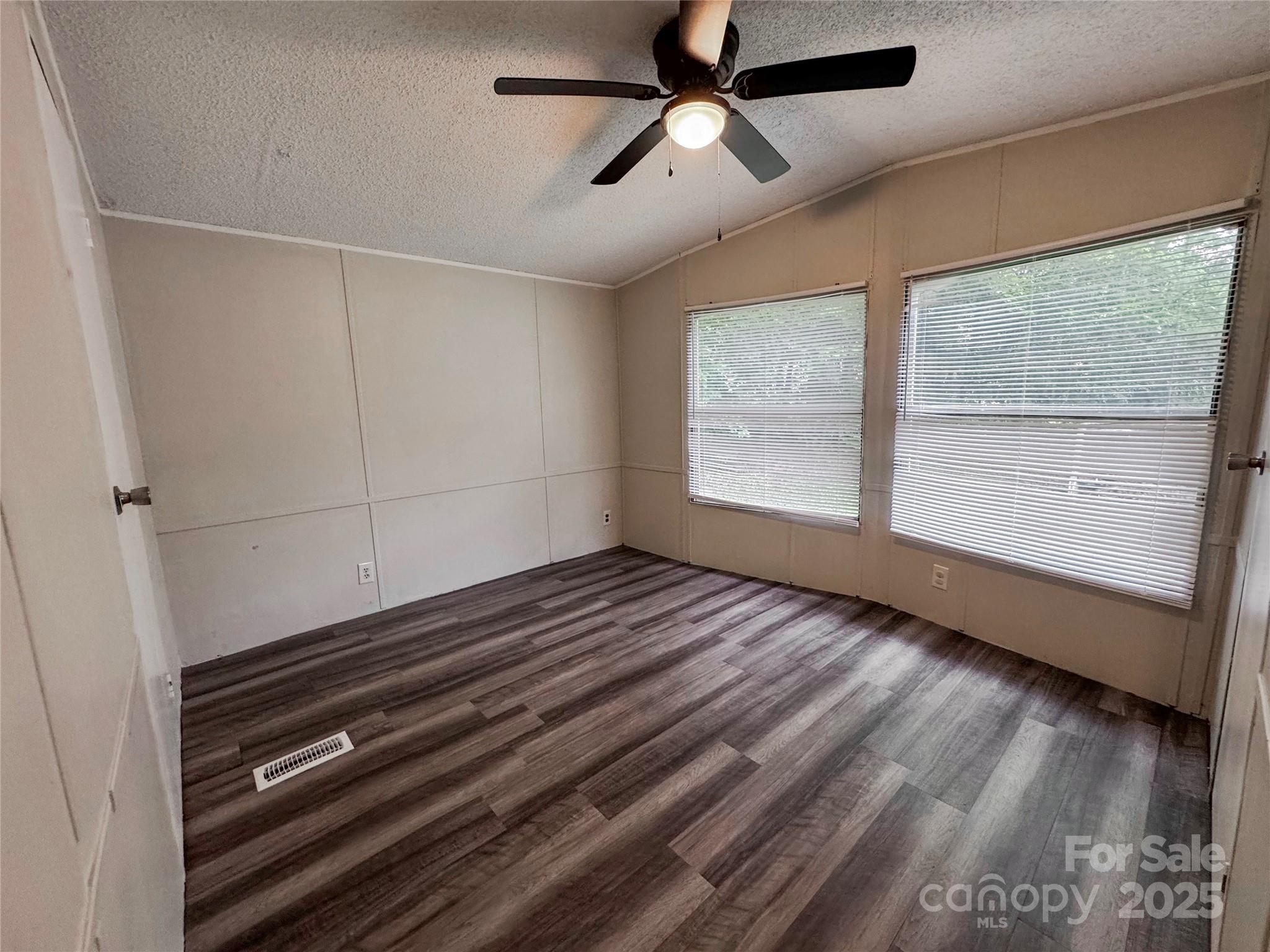 1145 Daniel Road Property Photo 16