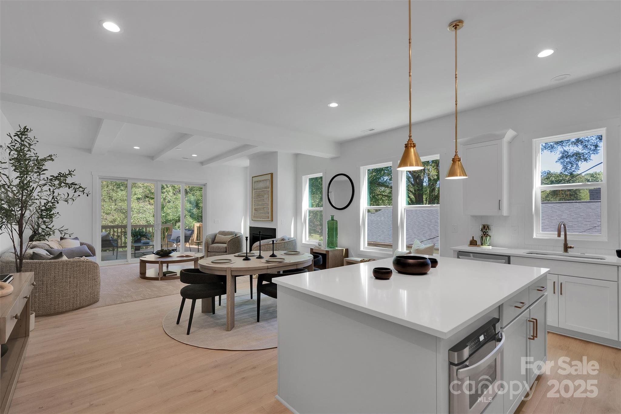 5615 Lantana Avenue B Property Photo 7