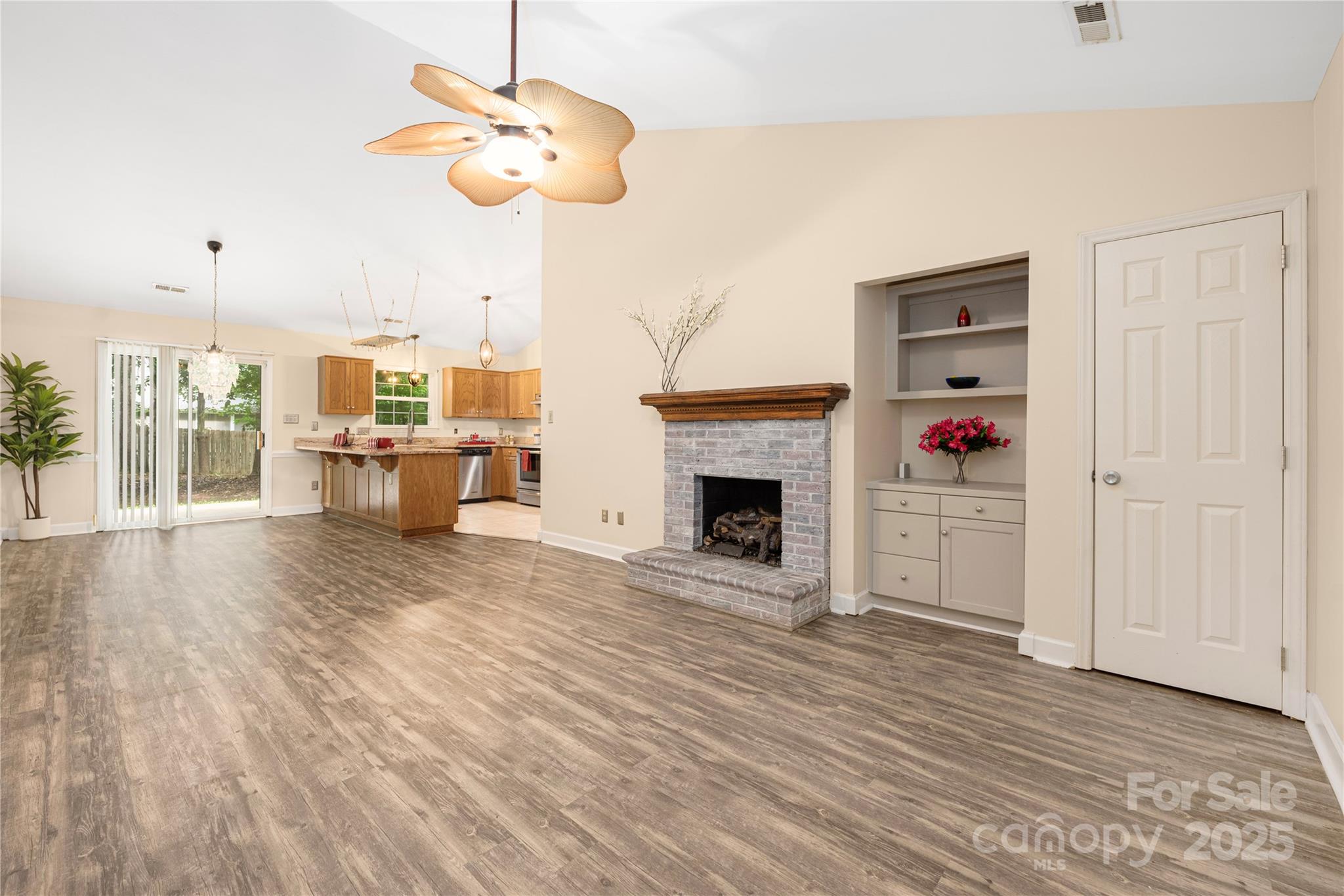 172 Valleybrook Drive 8 Property Photo 6