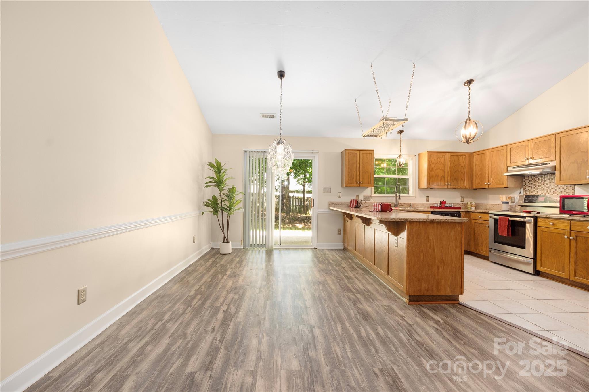 172 Valleybrook Drive 8 Property Photo 7