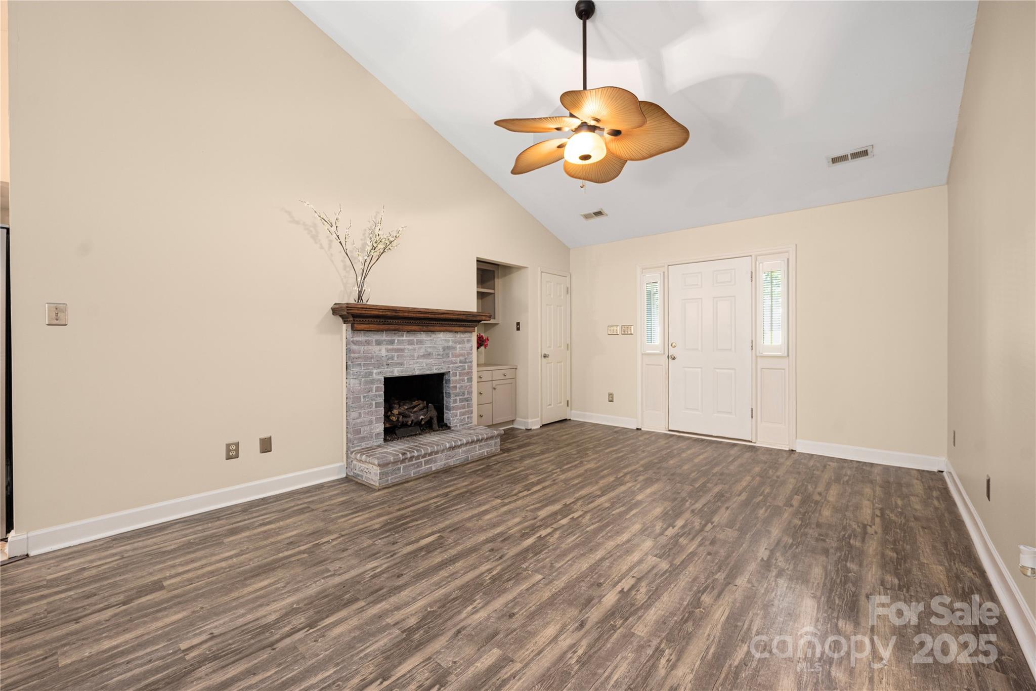 172 Valleybrook Drive 8 Property Photo 9