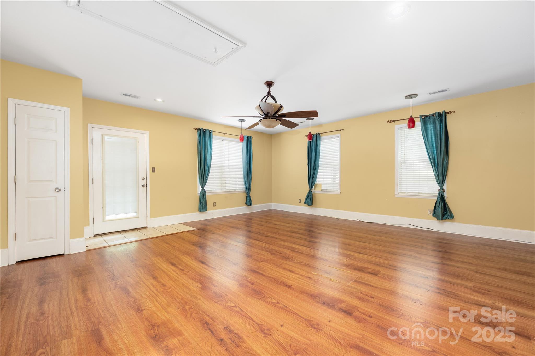 172 Valleybrook Drive 8 Property Photo 31