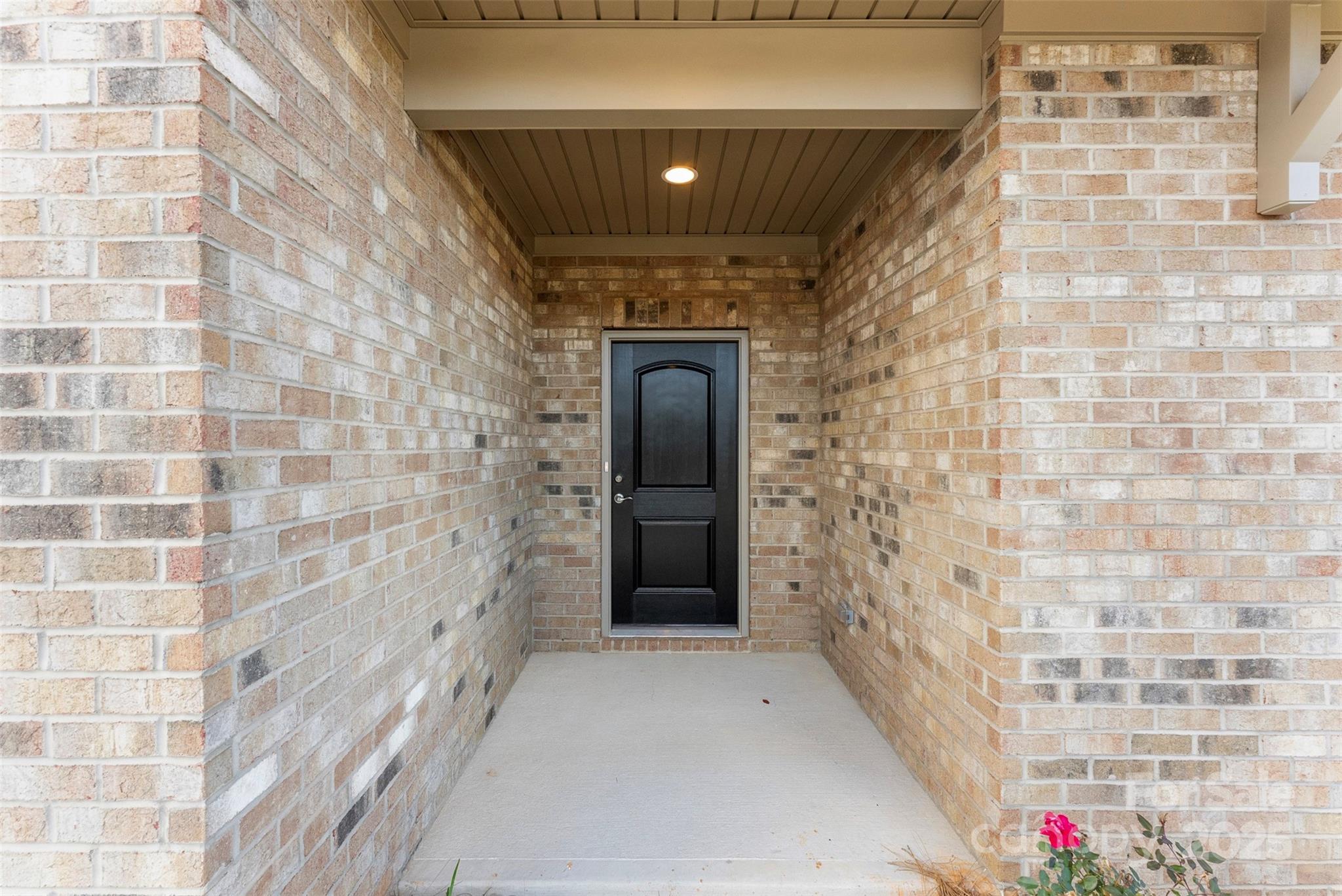 409 Newstyle Way Property Photo 2