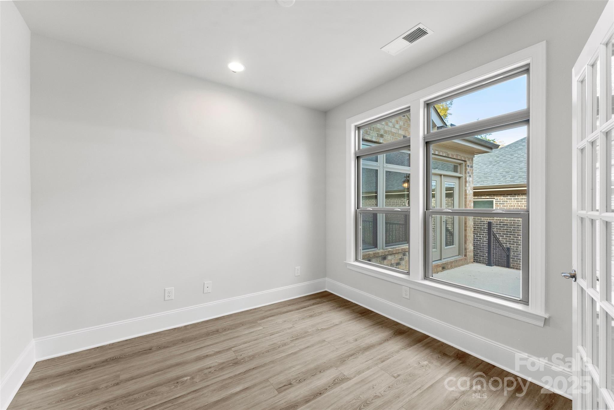 409 Newstyle Way Property Photo 9