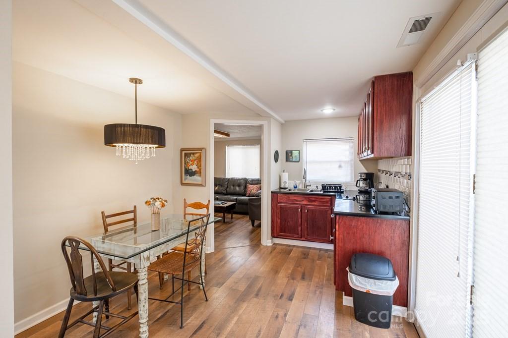 5430 Ela Road Property Photo 7