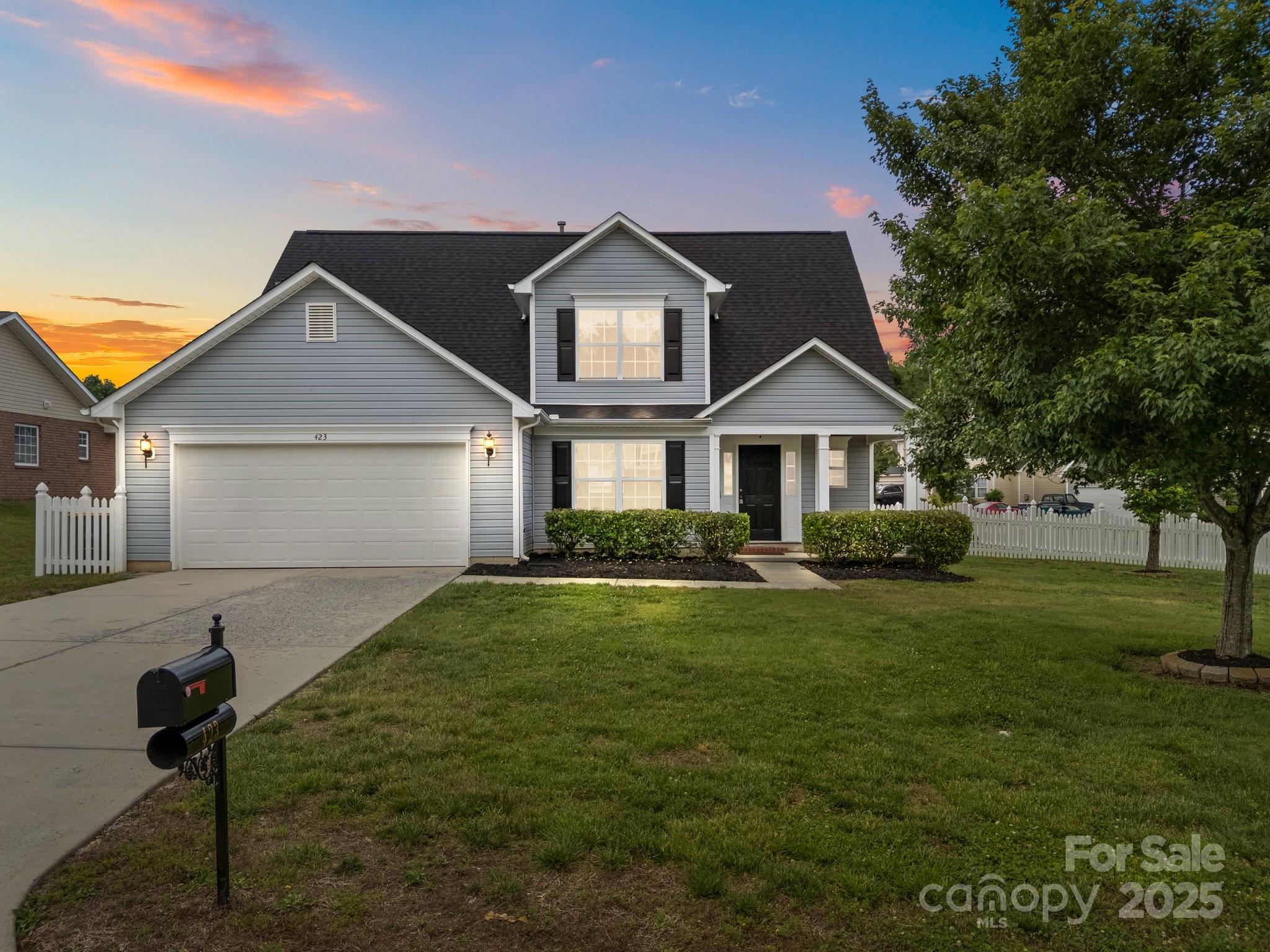 423 Courtland Court Property Photo 1