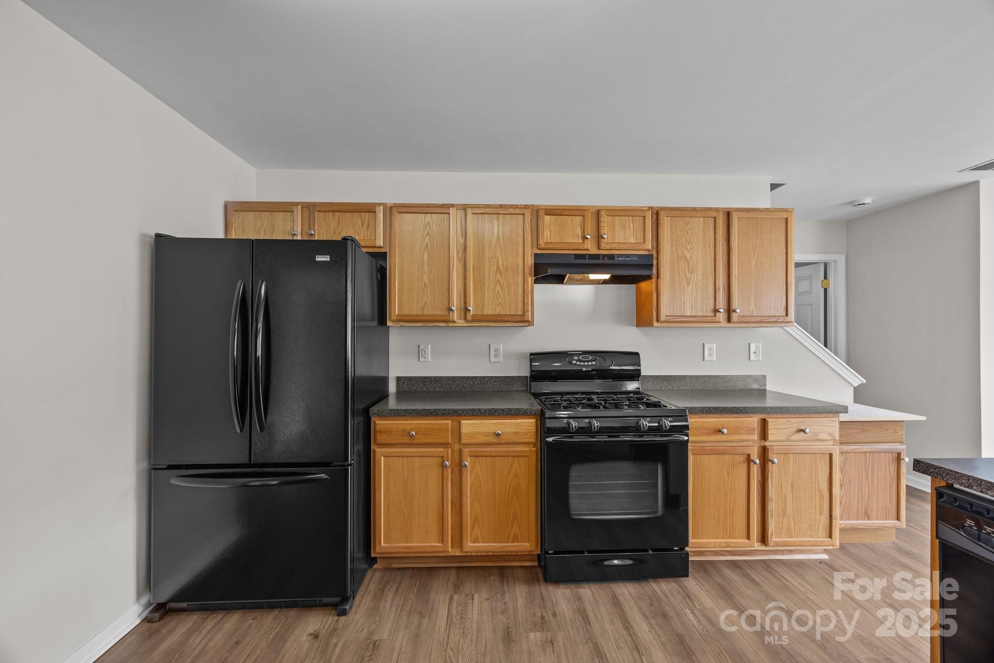 423 Courtland Court Property Photo 14