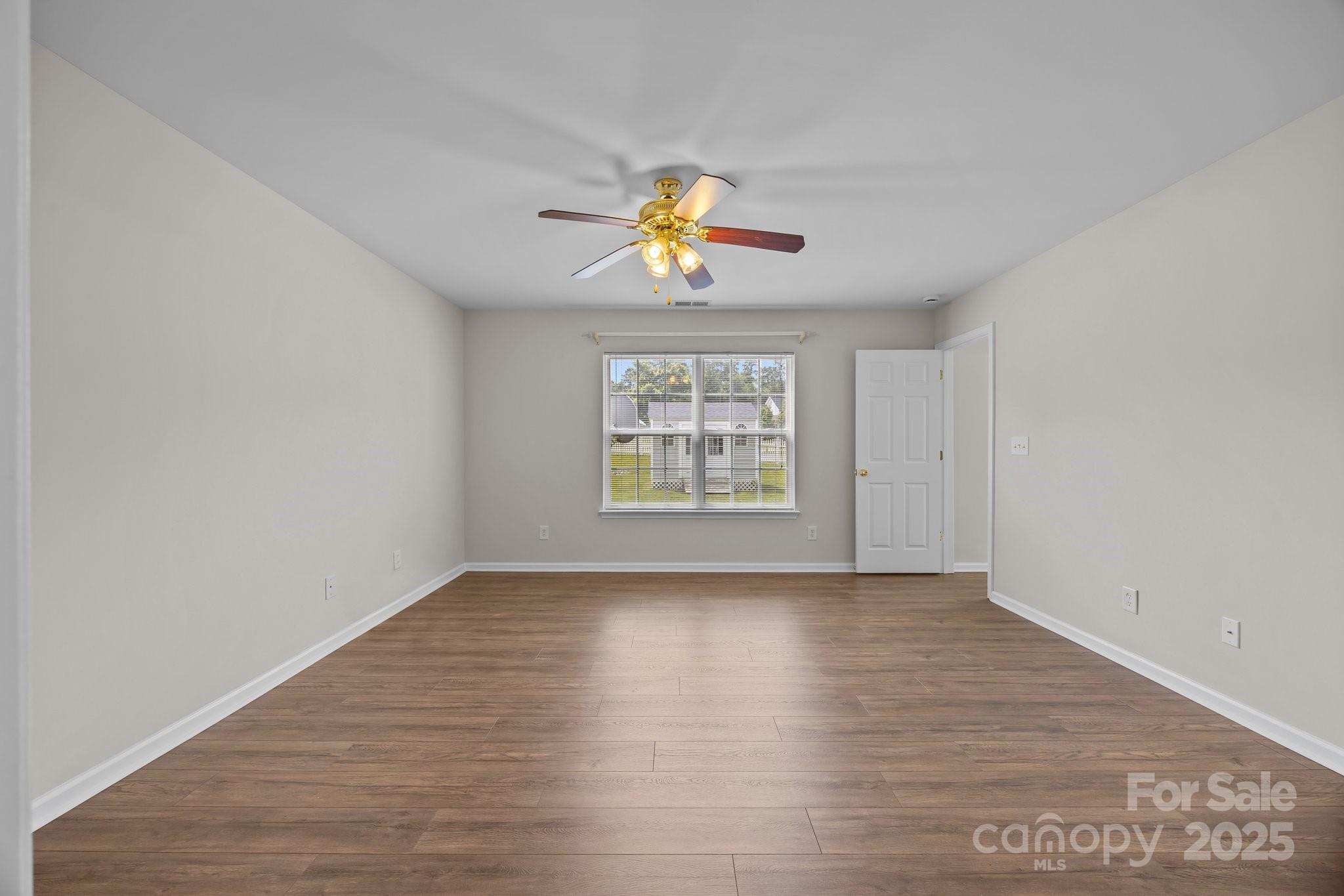423 Courtland Court Property Photo 15