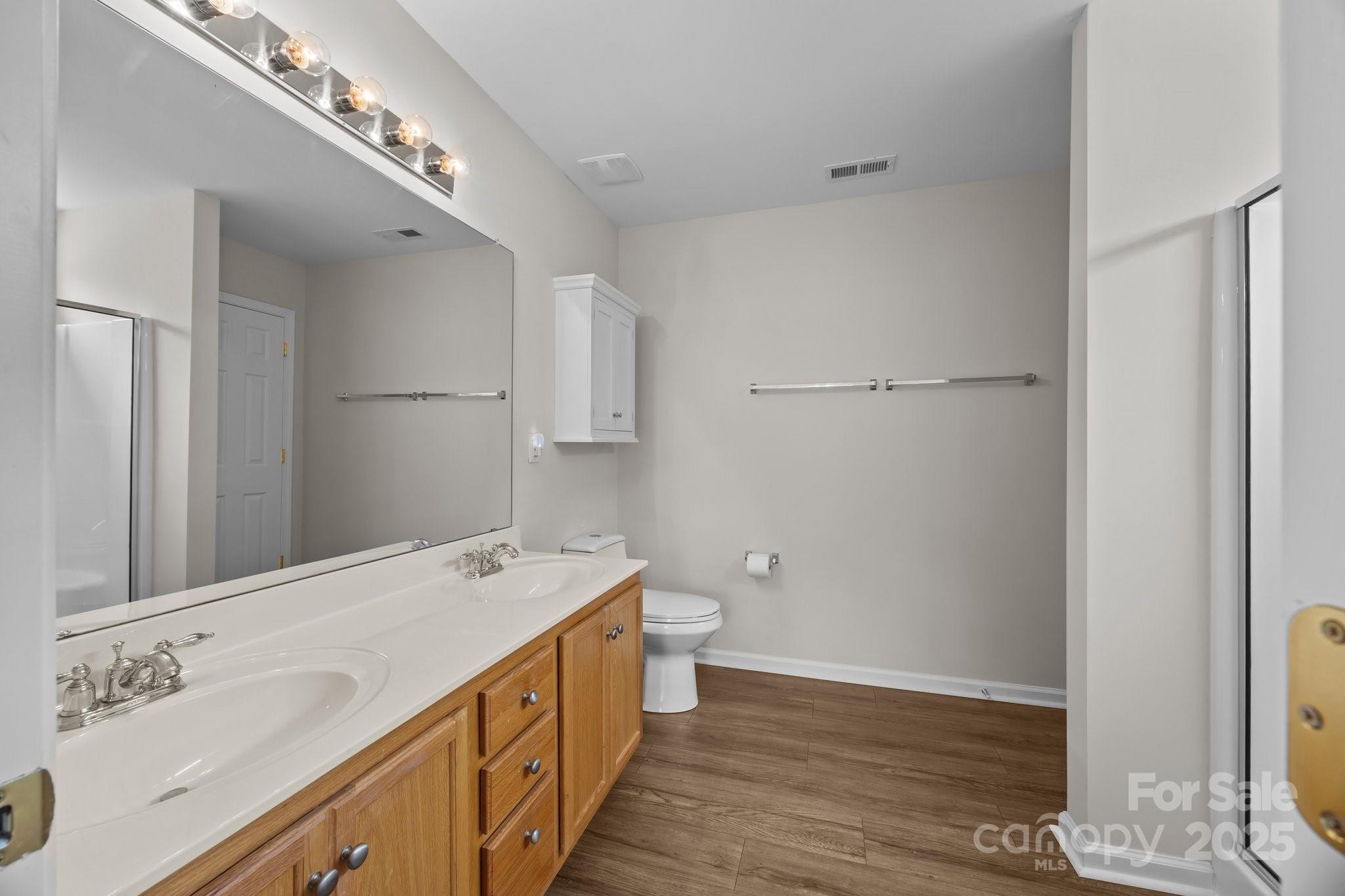 423 Courtland Court Property Photo 18