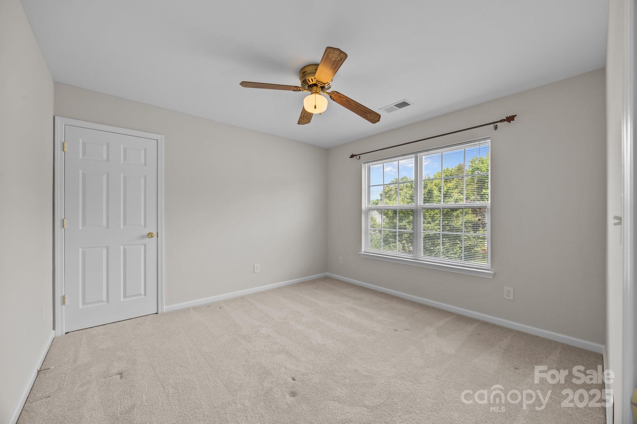 423 Courtland Court Property Photo 20