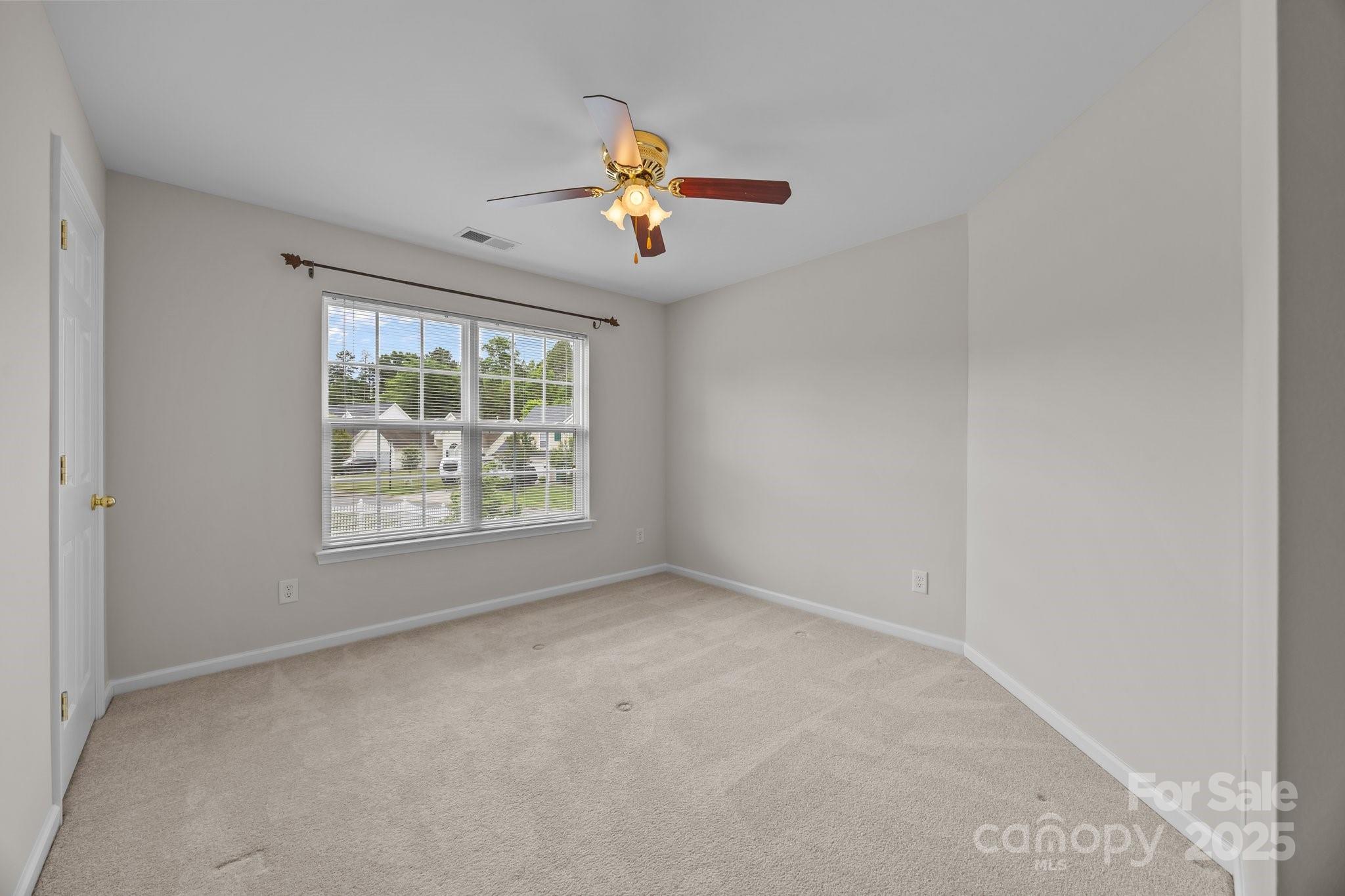 423 Courtland Court Property Photo 21