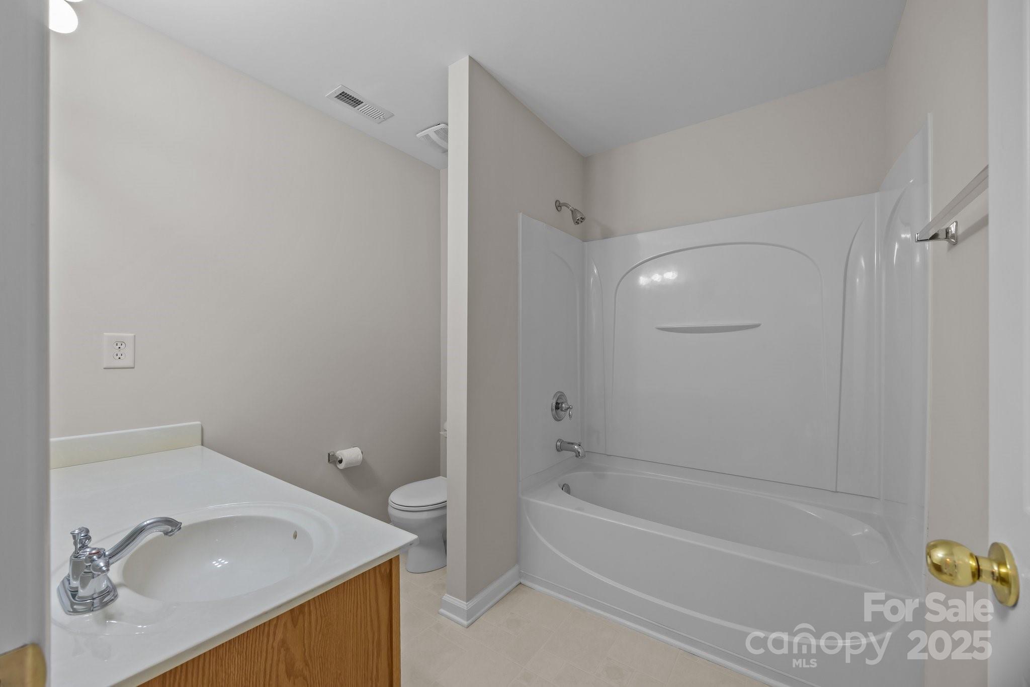 423 Courtland Court Property Photo 22