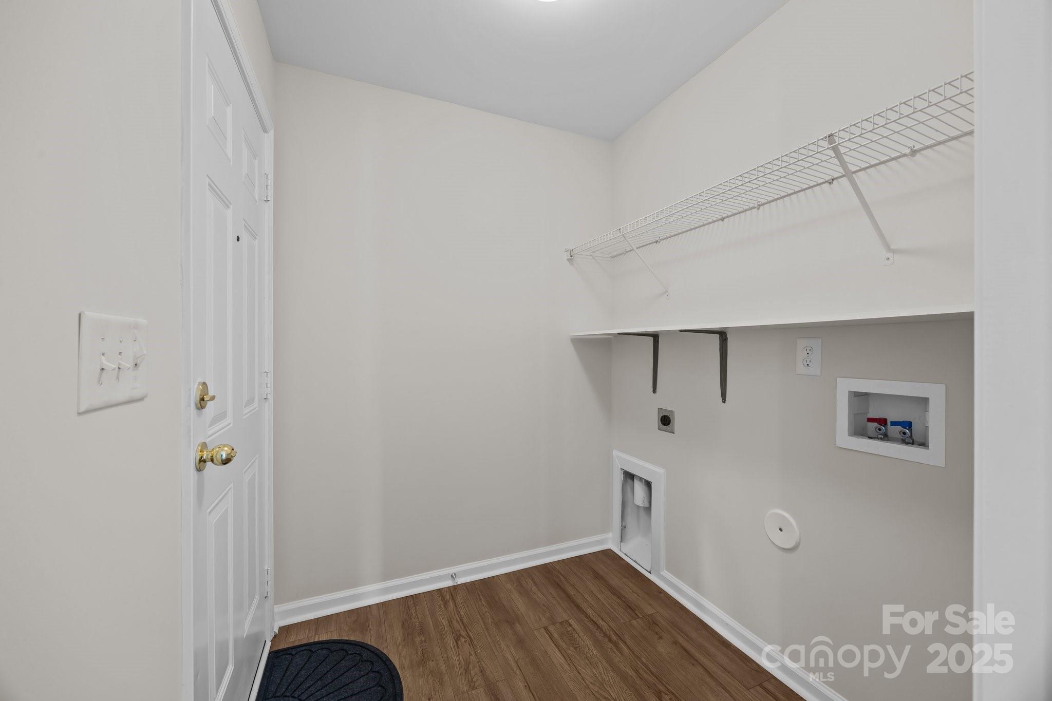423 Courtland Court Property Photo 25