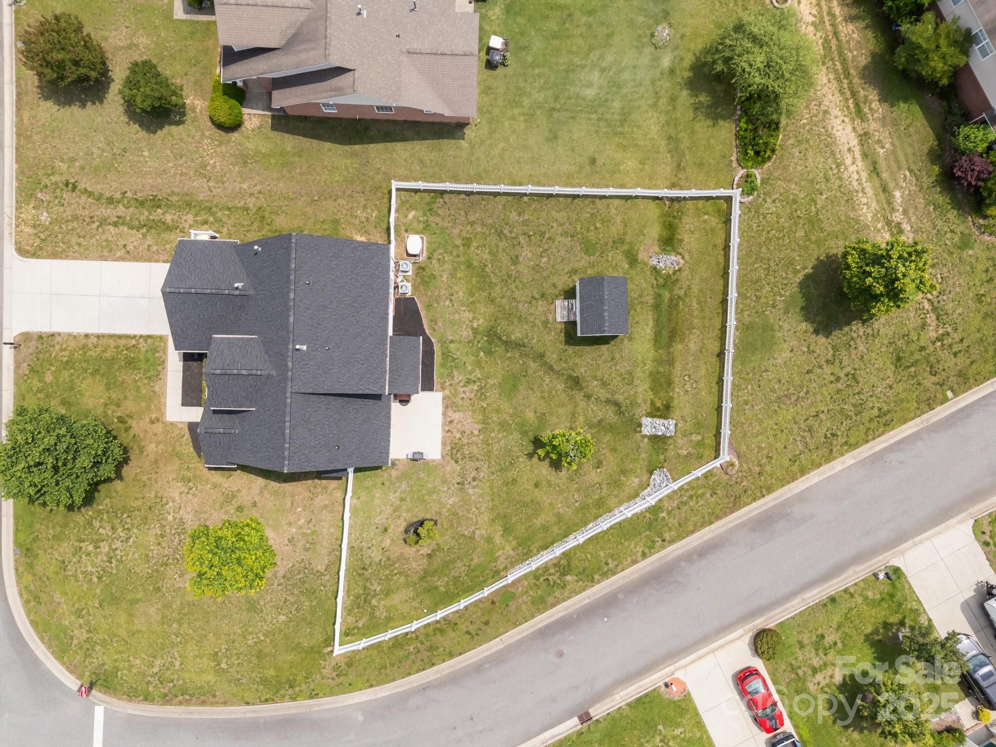 423 Courtland Court Property Photo 26