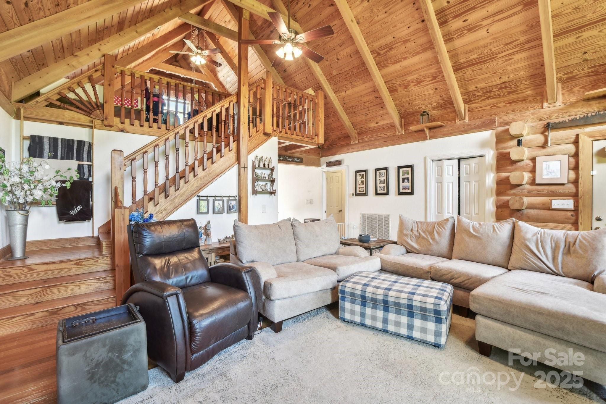 65 E Dream Street Property Photo 4