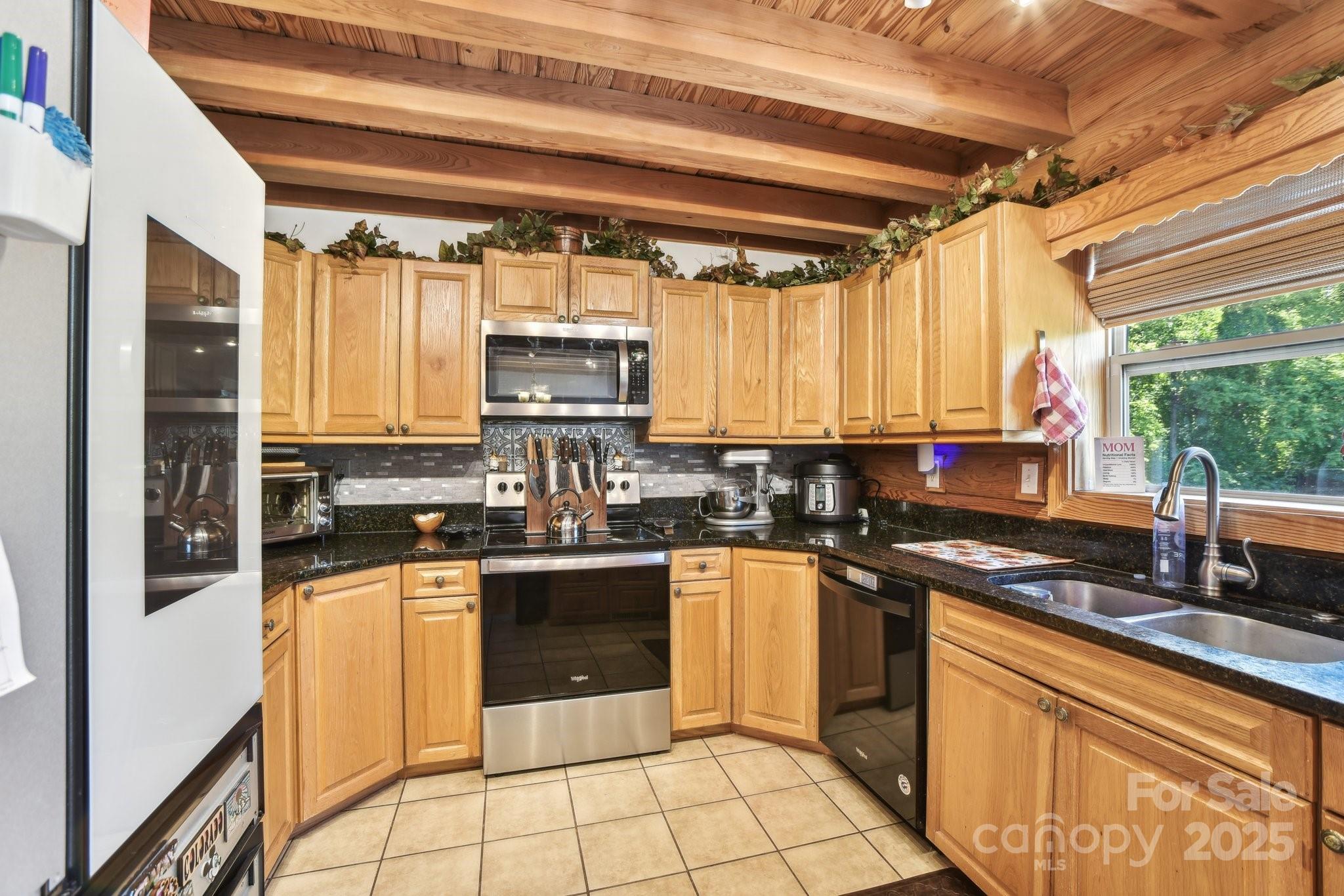 65 E Dream Street Property Photo 6