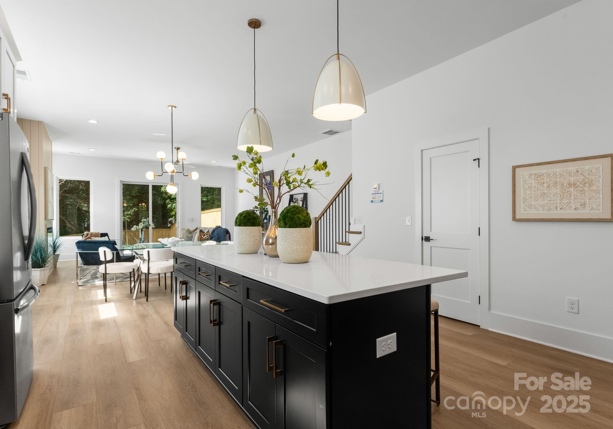 2004 St John Street Property Photo 6