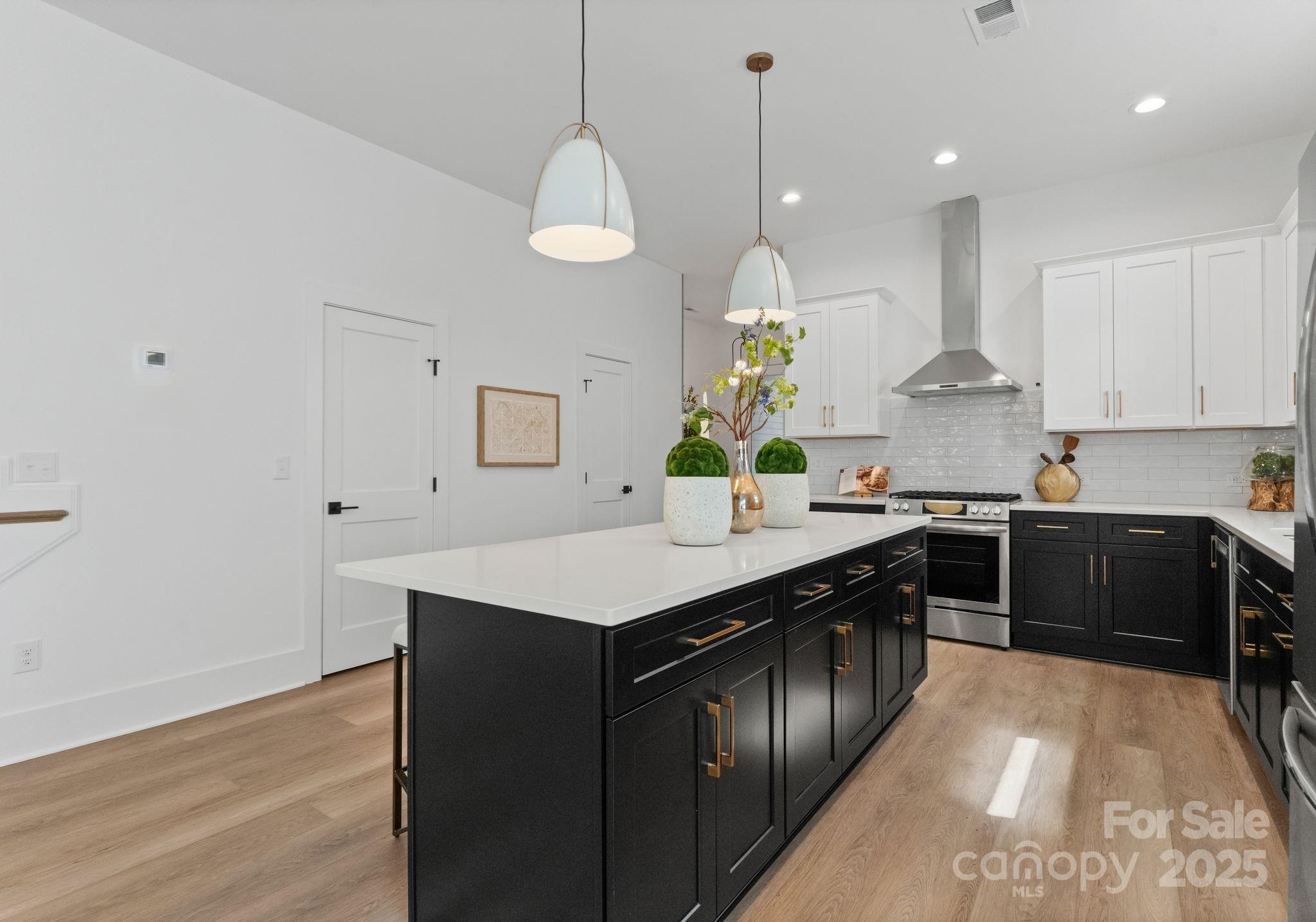 2004 St John Street Property Photo 12