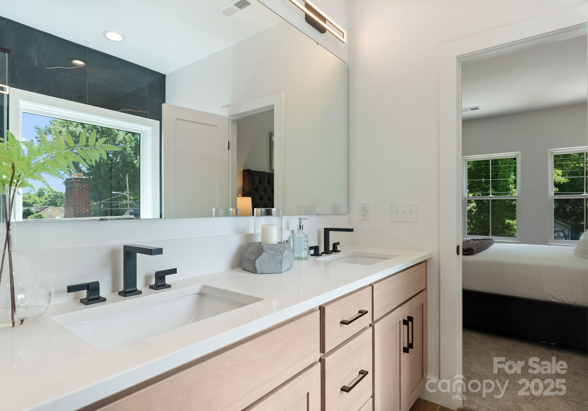 2004 St John Street Property Photo 25