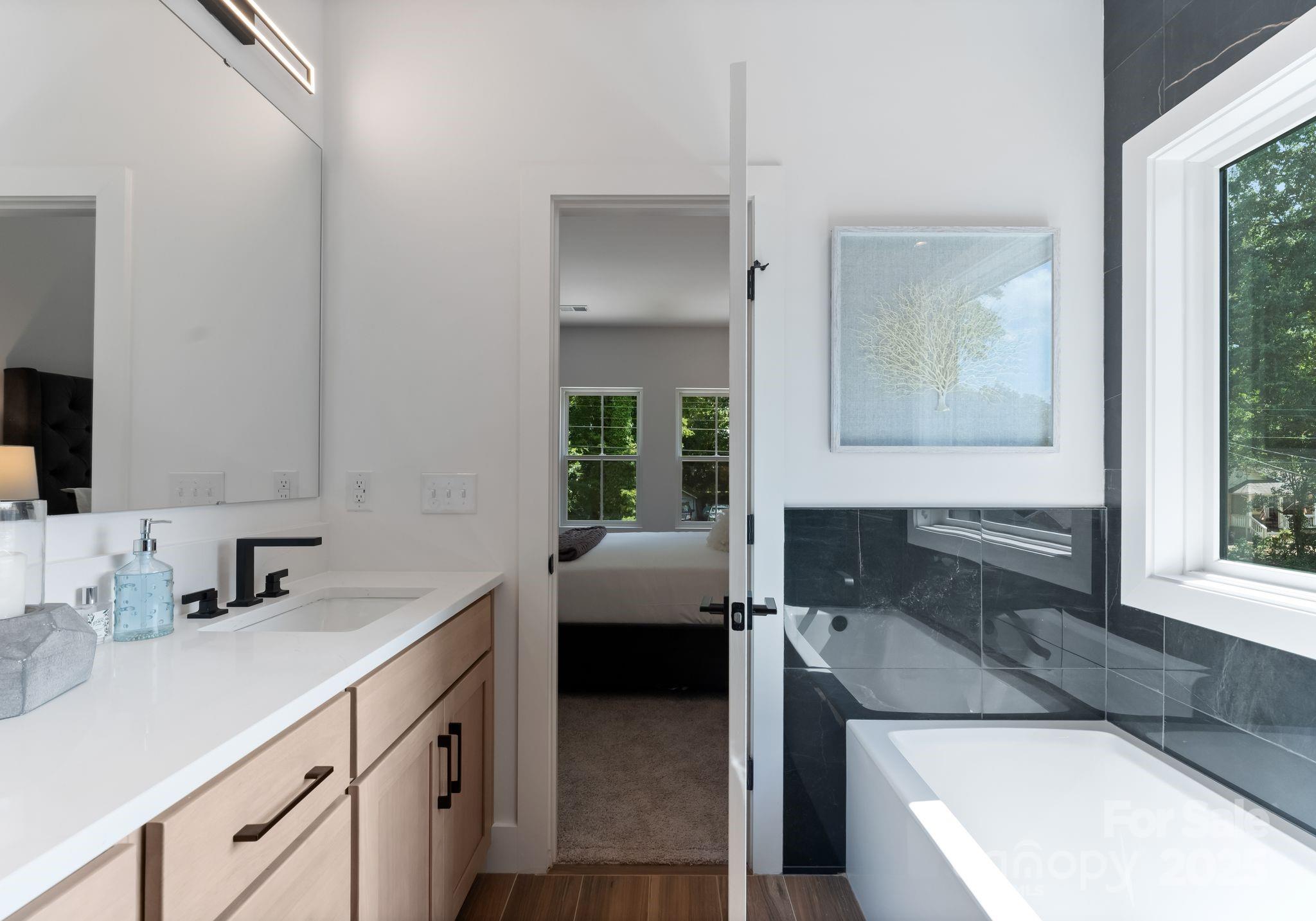 2004 St John Street Property Photo 26