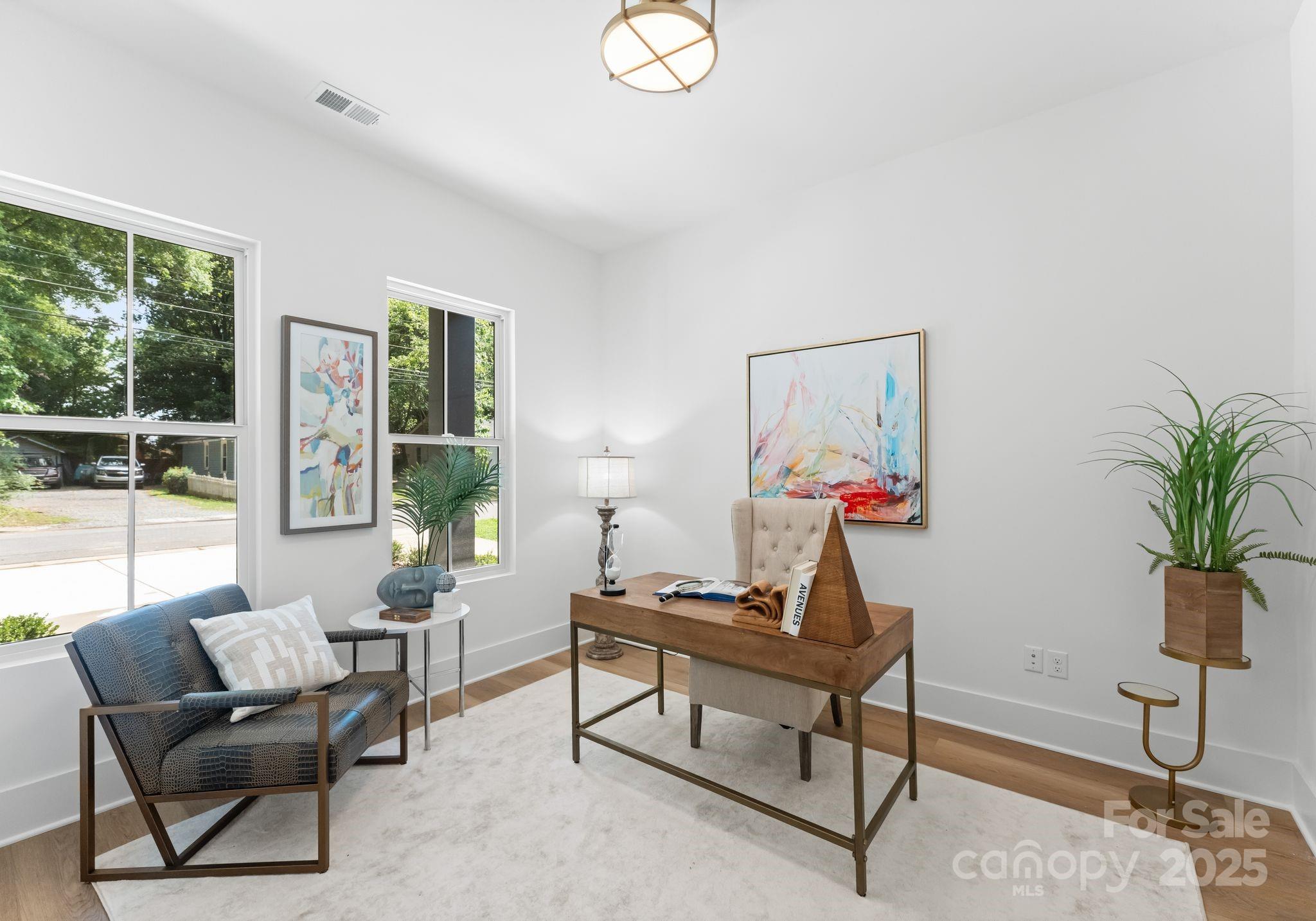 2004 St John Street Property Photo 28