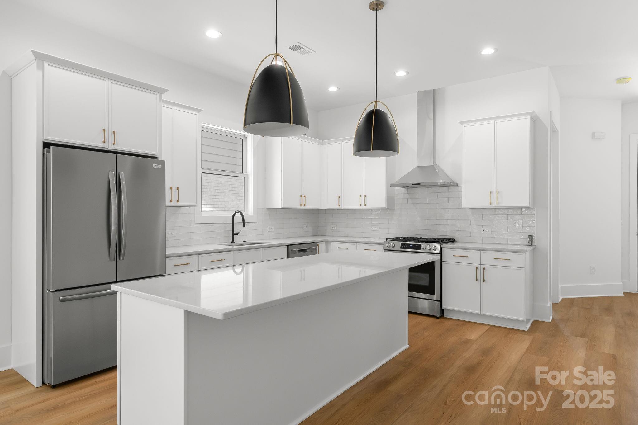 2004 St John Street Property Photo 37