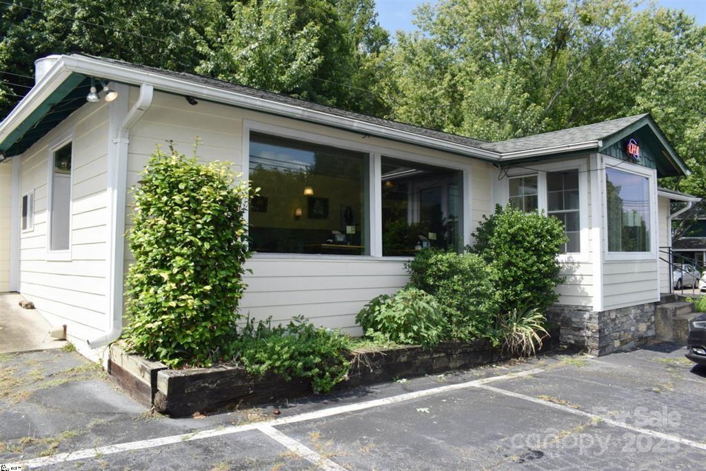 22345 Asheville Highway Property Photo 2