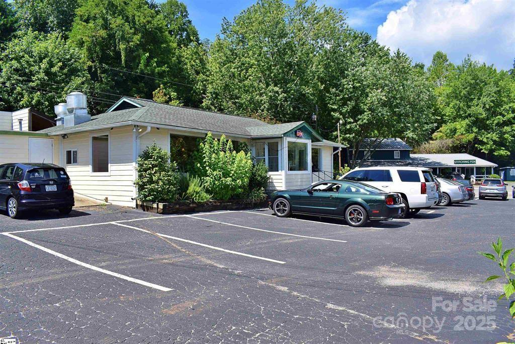 22345 Asheville Highway Property Photo 3