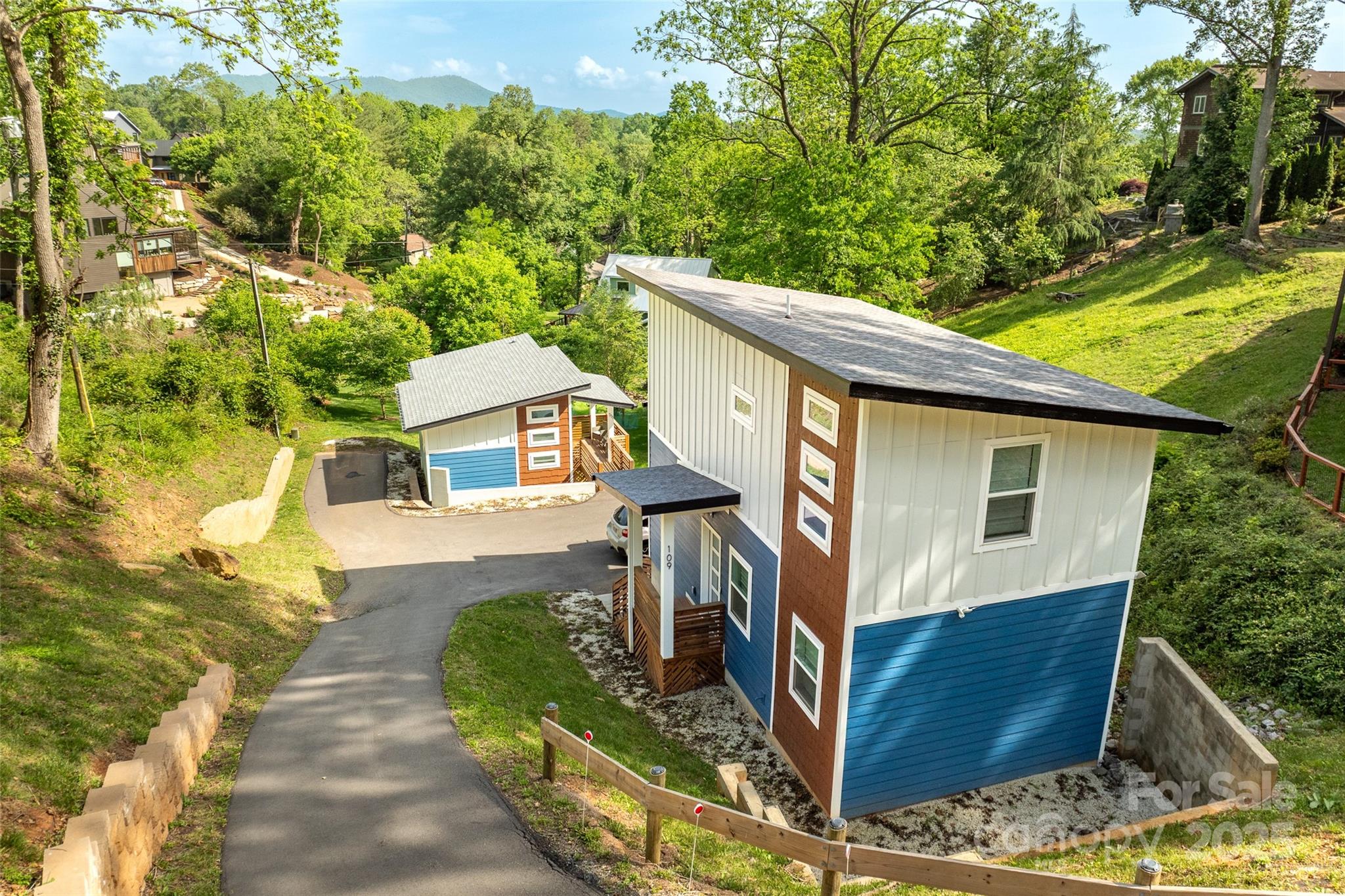 109 Thurland Avenue Property Photo 6