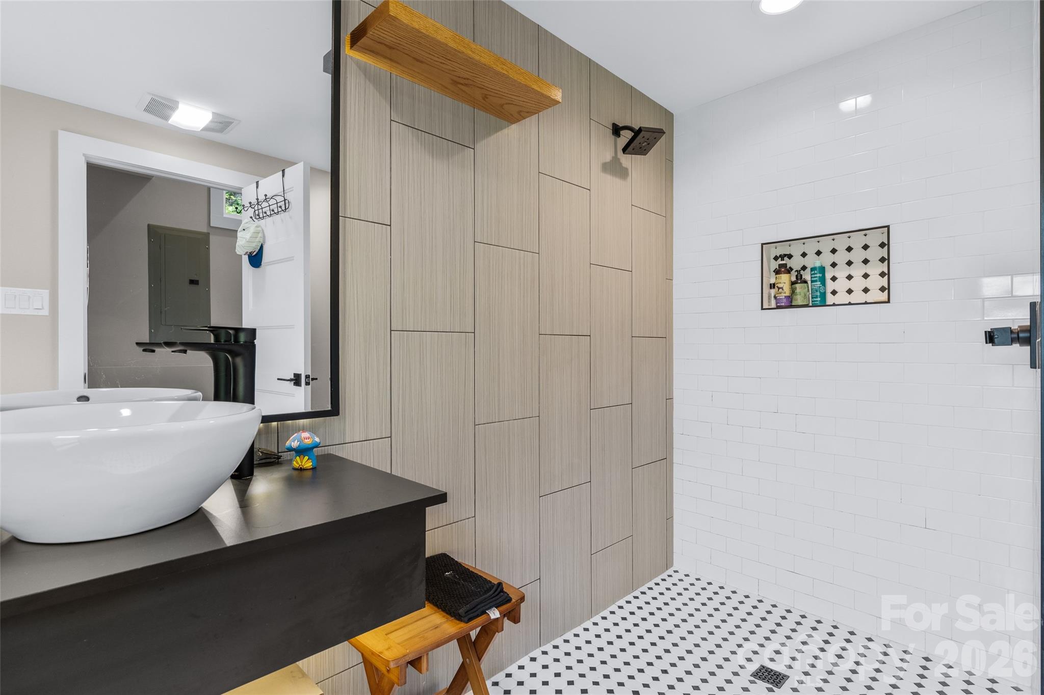 109 Thurland Avenue Property Photo 33