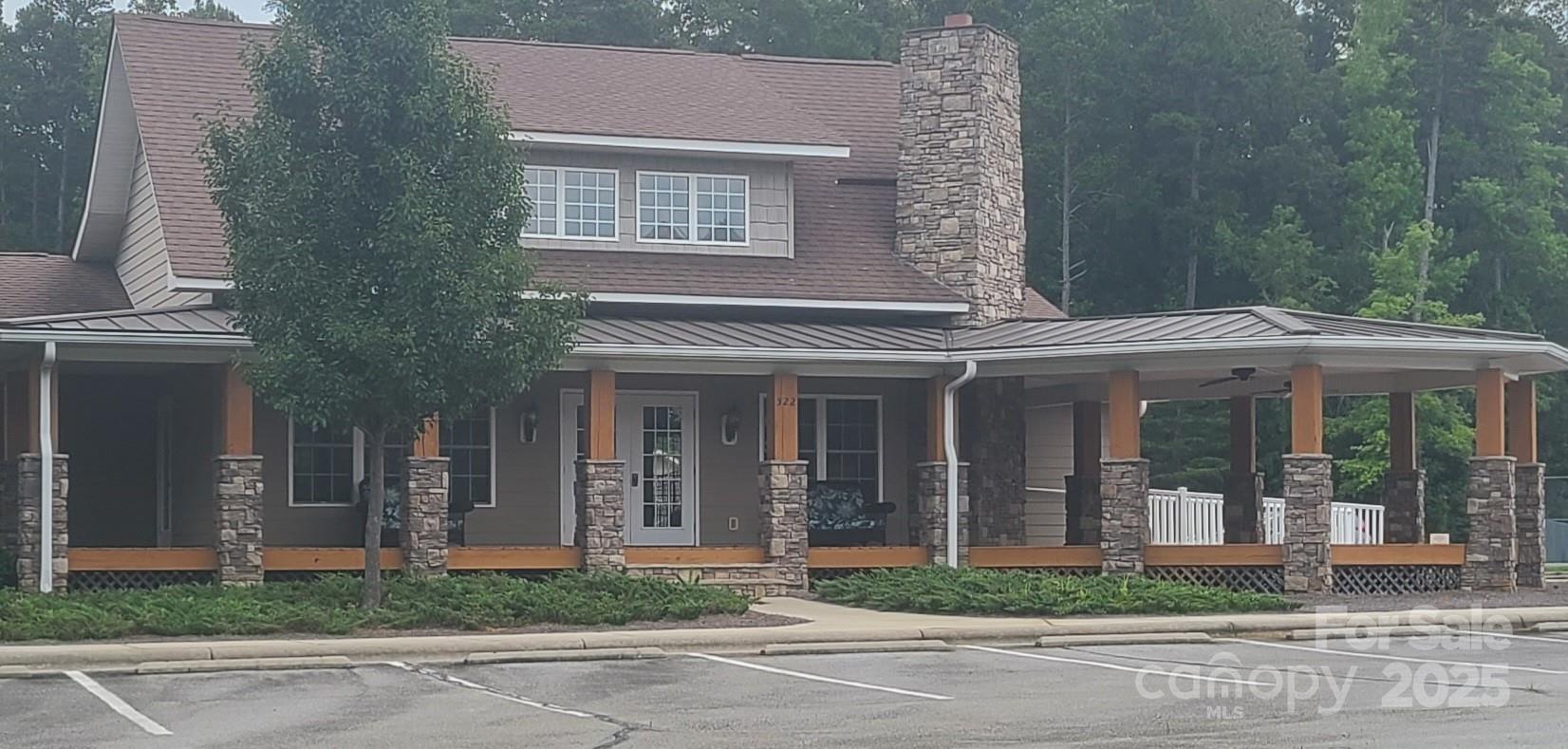 453 Sunset Pointe Drive Property Photo 4