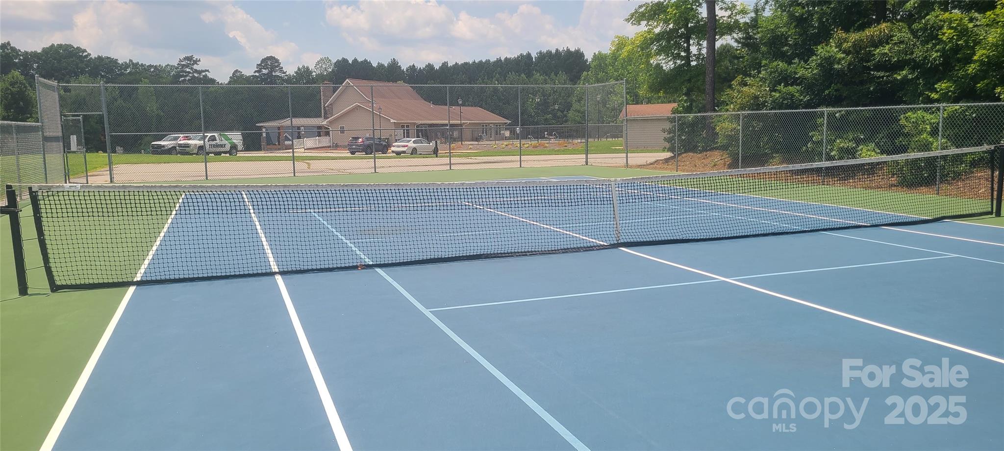 453 Sunset Pointe Drive Property Photo 8