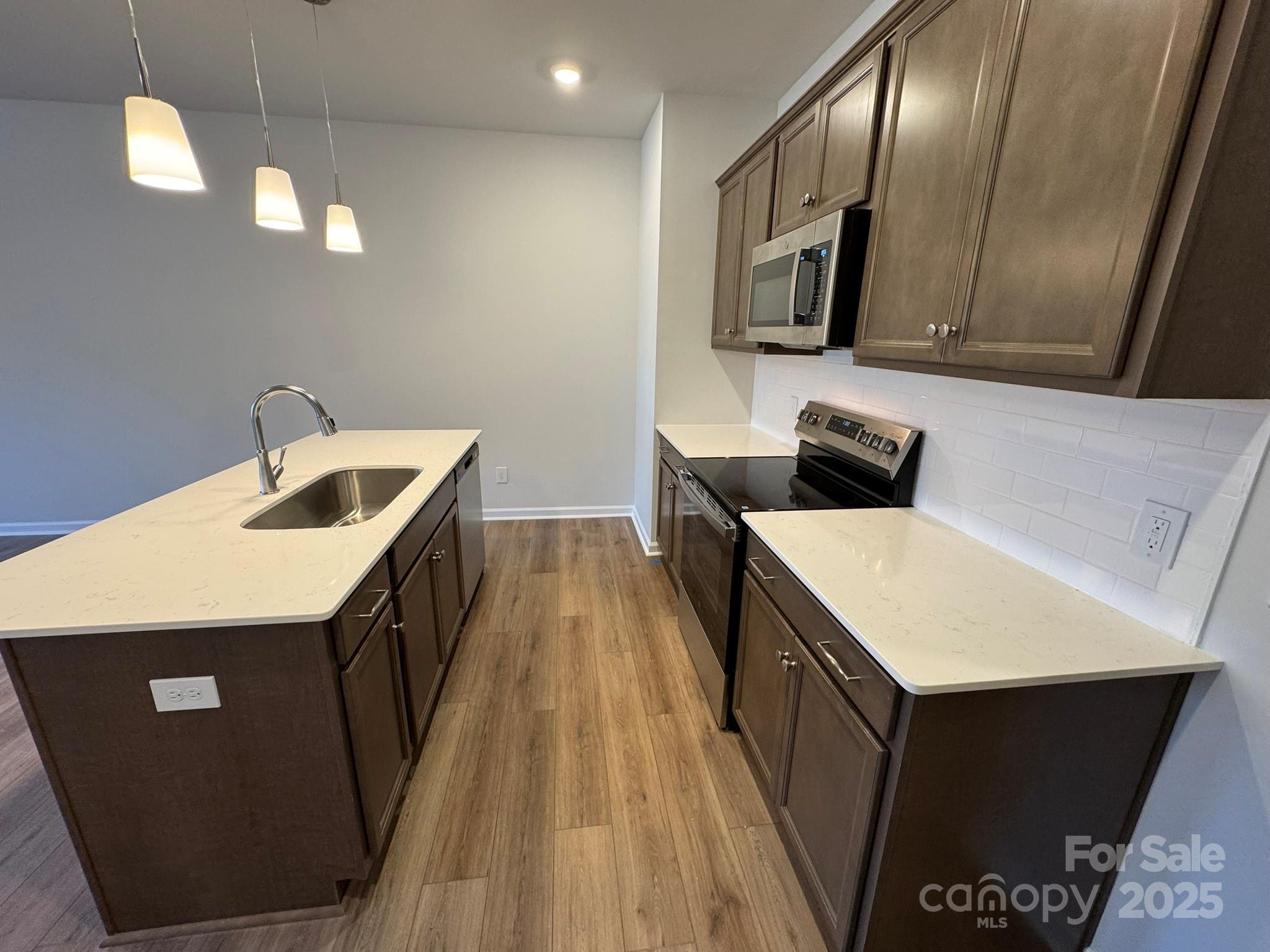 4750 Lakeview Road 18 Property Photo 17