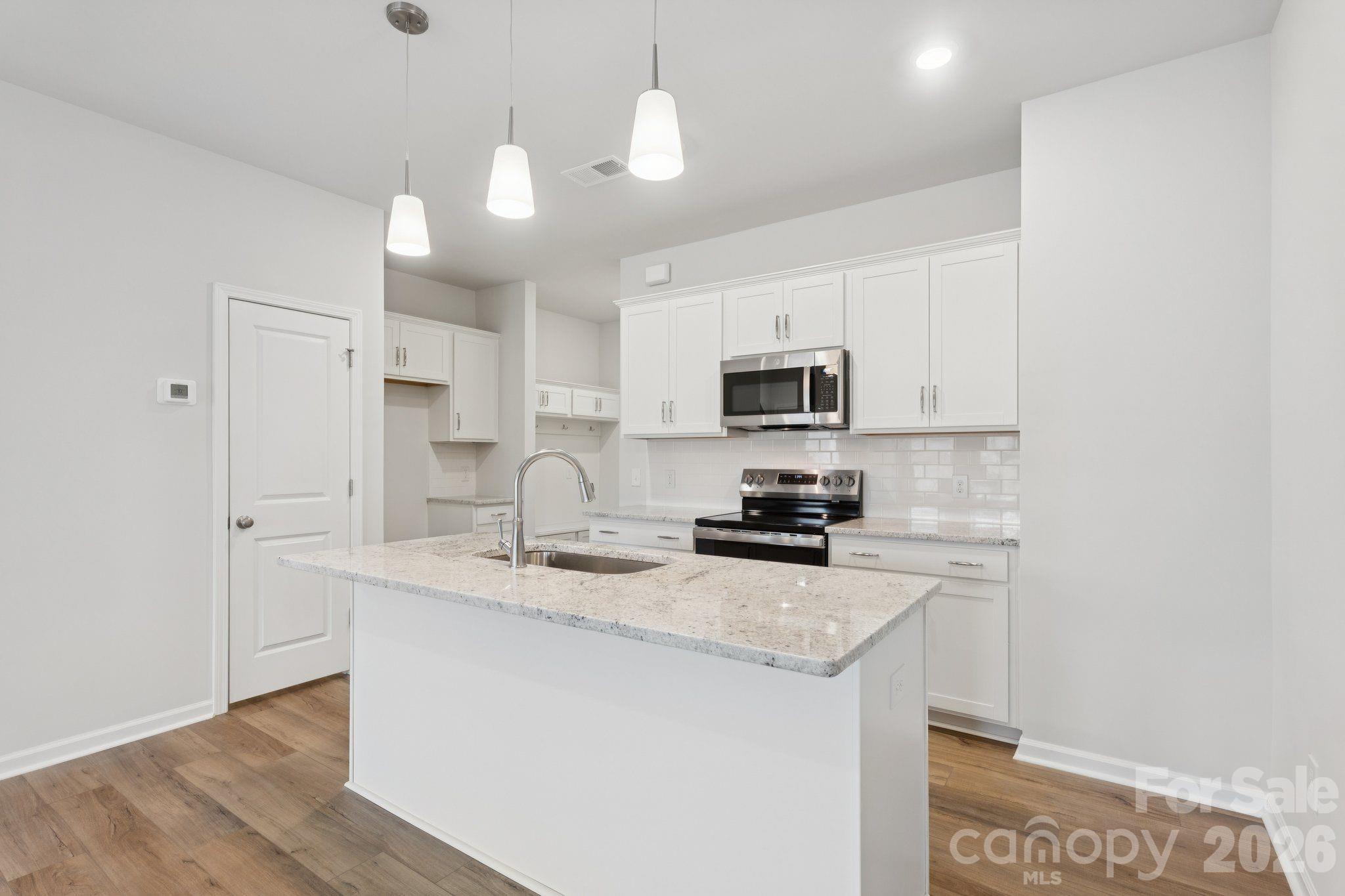 4742 Lakeview Road 17 Property Photo 4