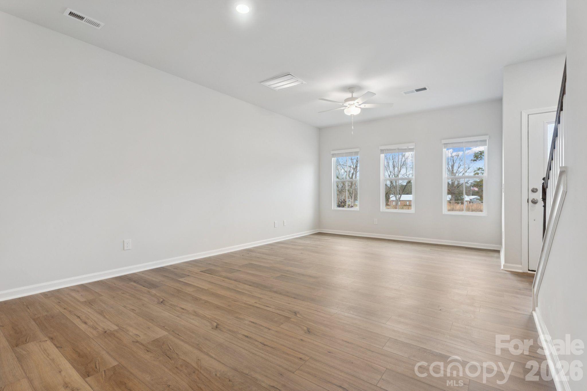 4742 Lakeview Road 17 Property Photo 5