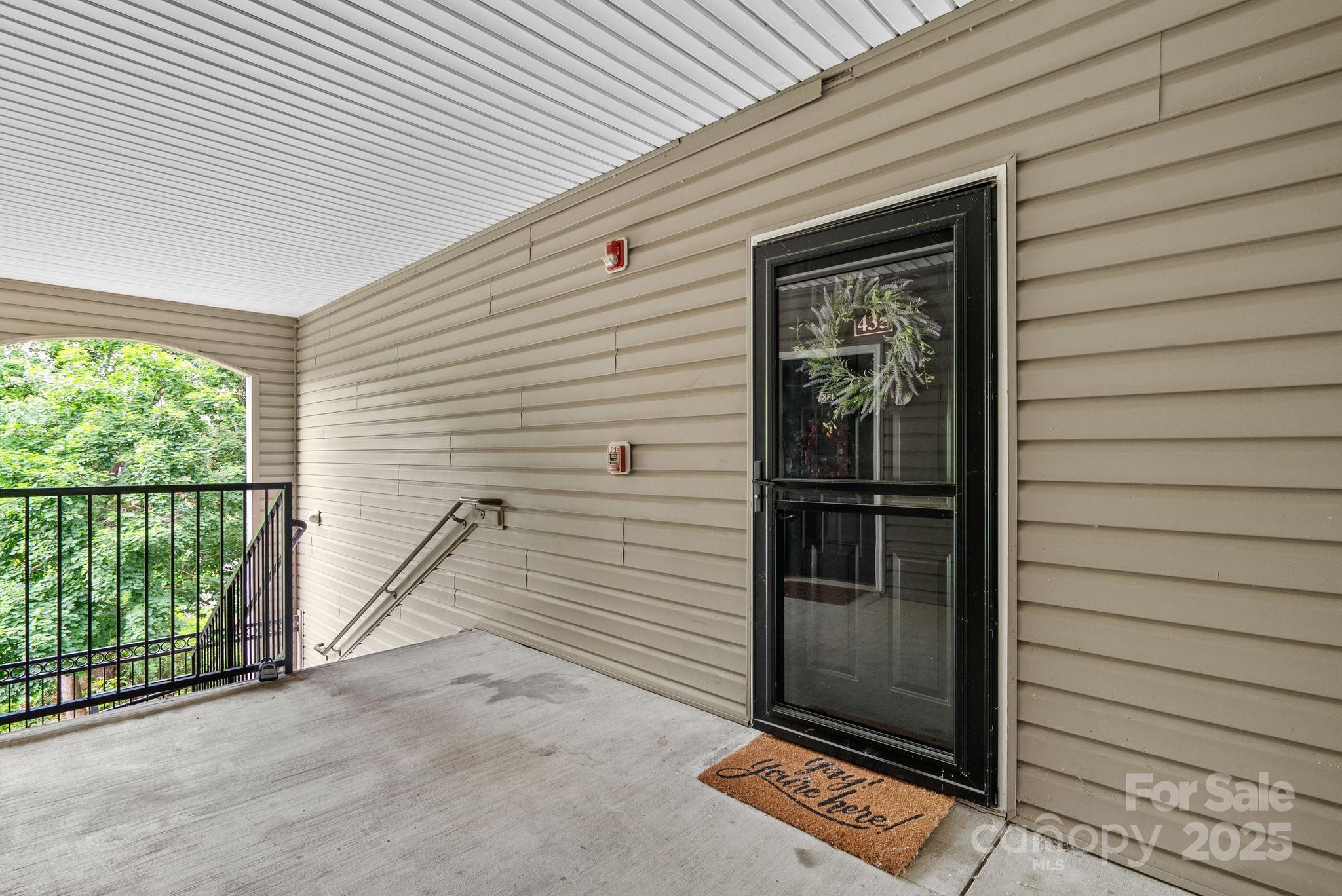435 Appeldoorn Circle Property Photo 3