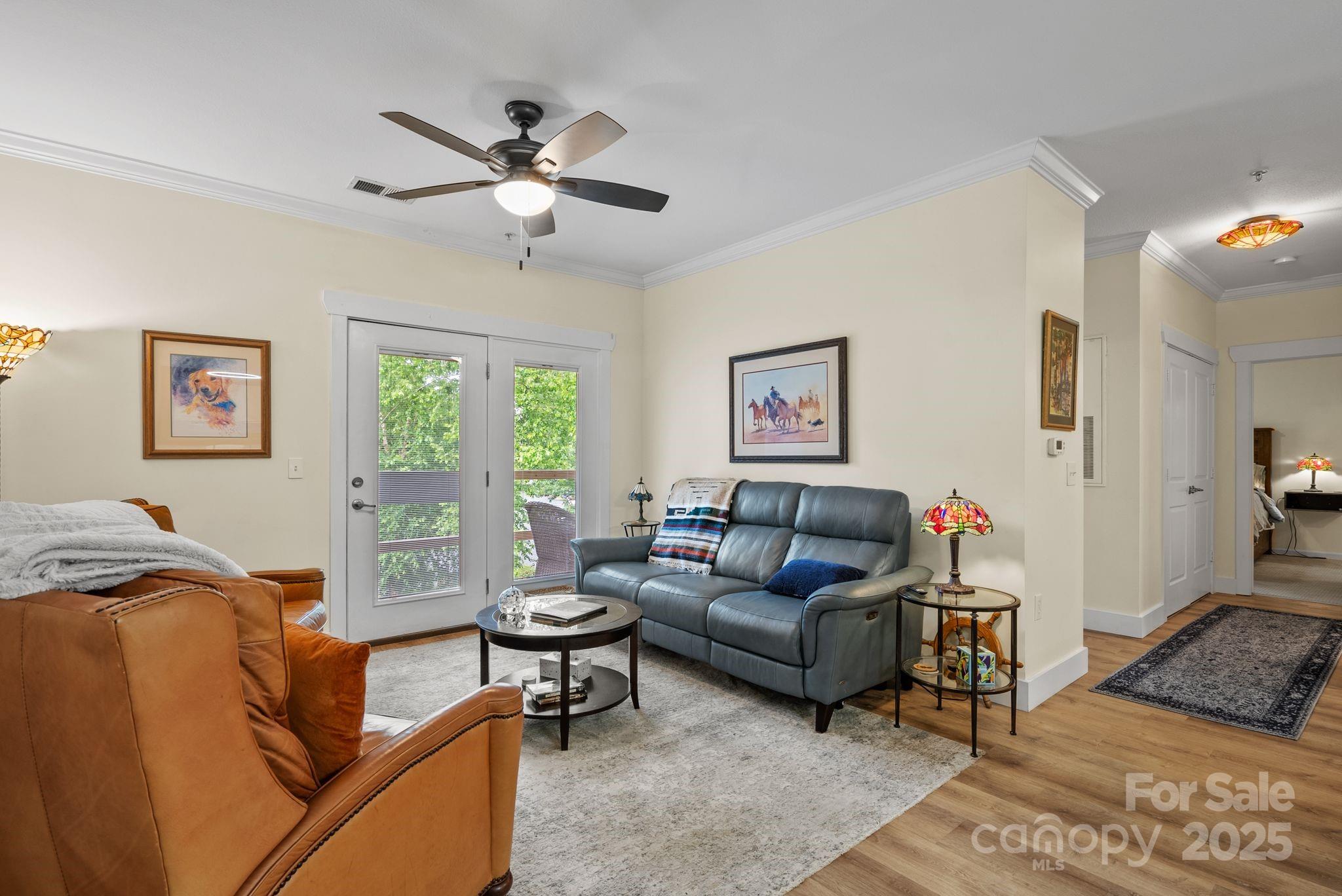 435 Appeldoorn Circle Property Photo 4
