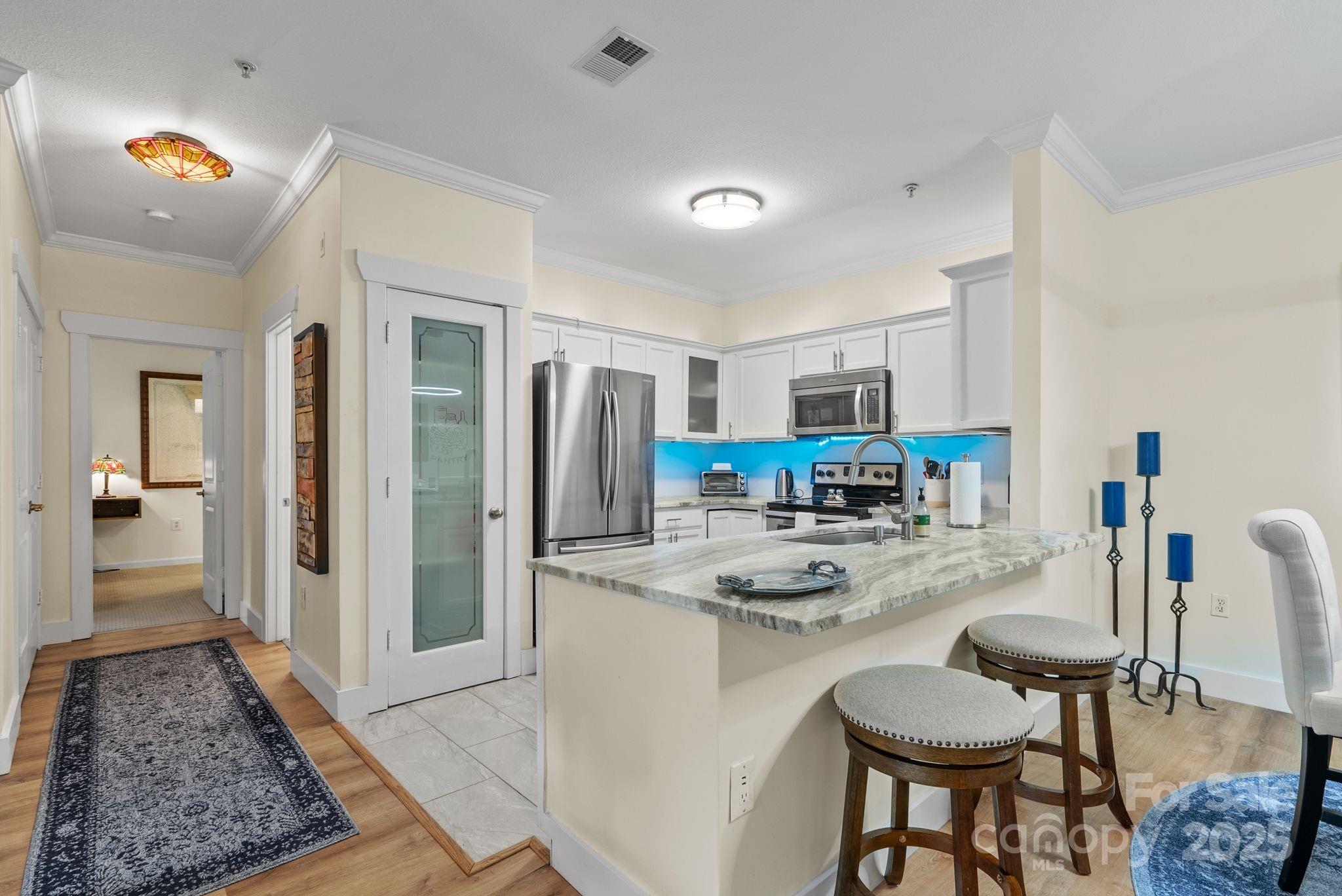 435 Appeldoorn Circle Property Photo 8