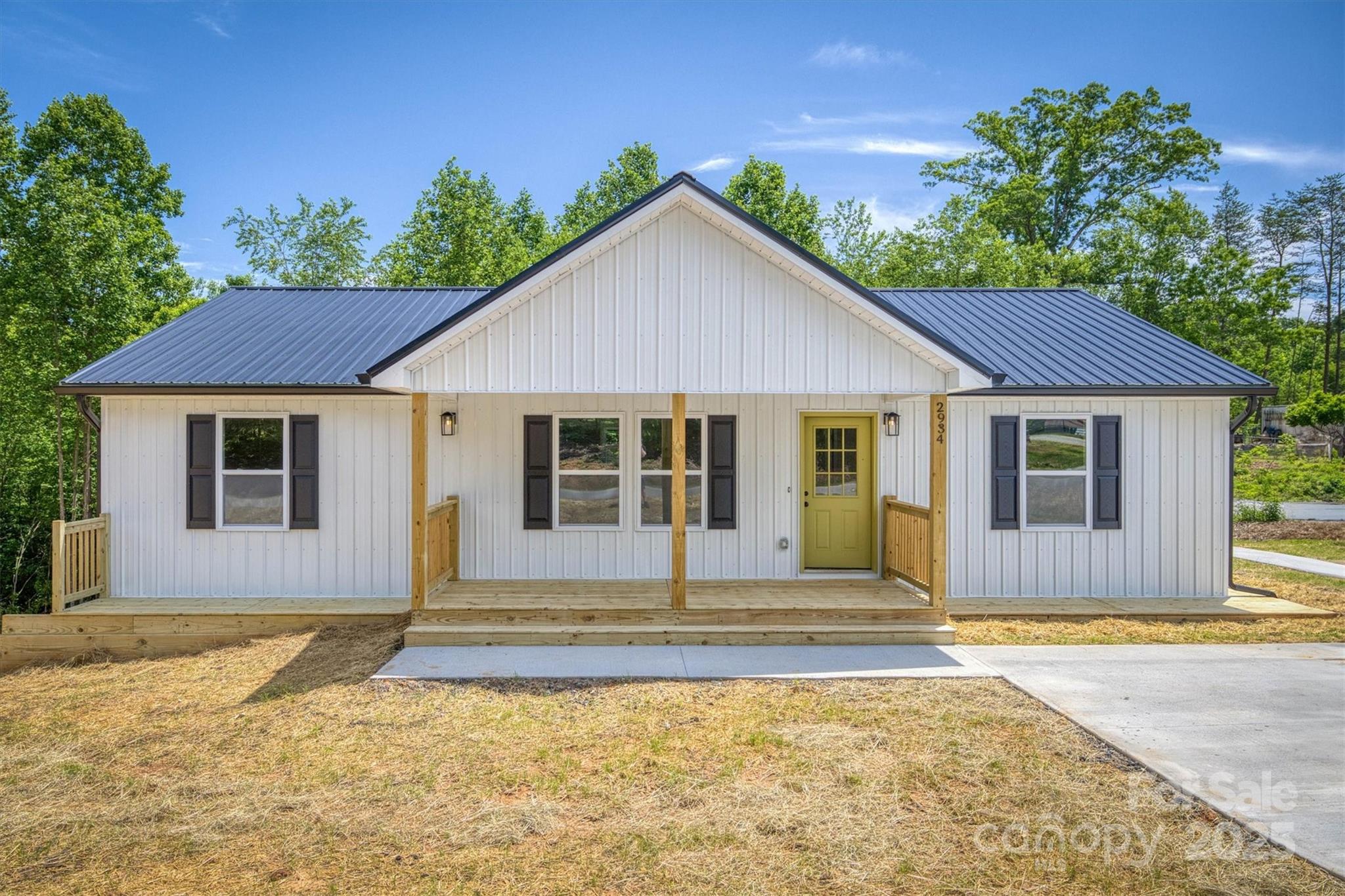 2934 Drummond Street Property Photo 1