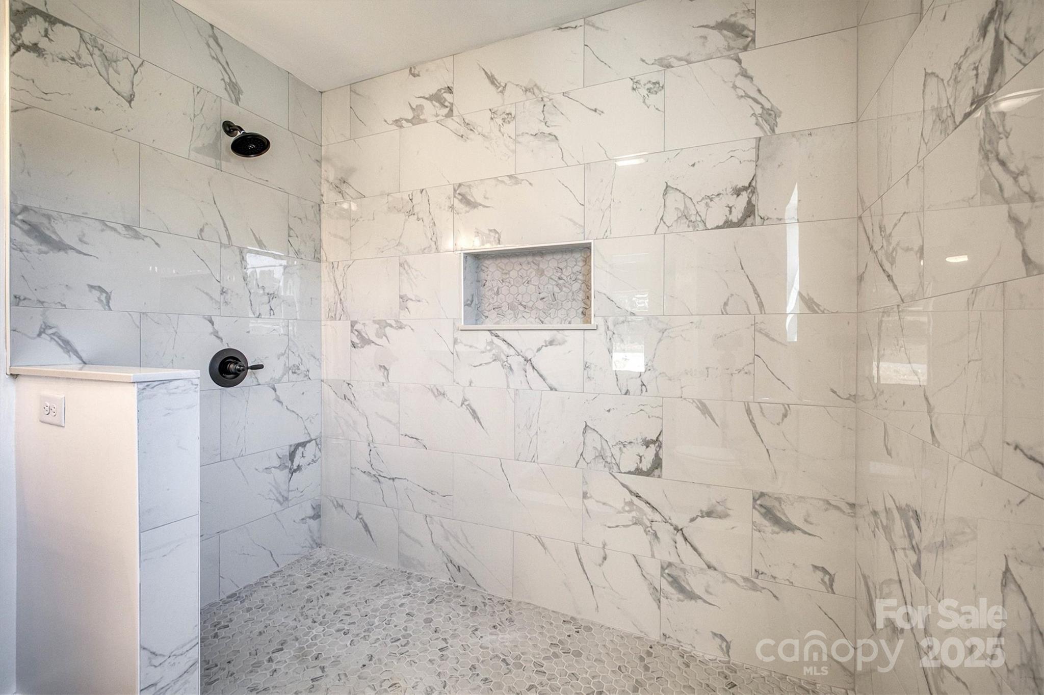 2934 Drummond Street Property Photo 11