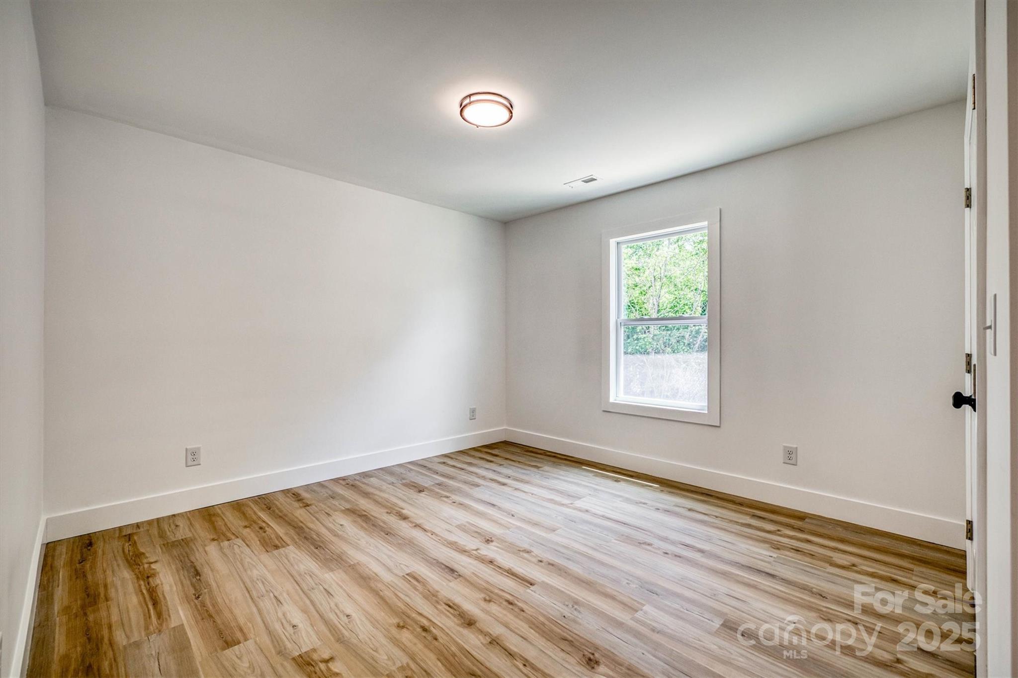 2934 Drummond Street Property Photo 13
