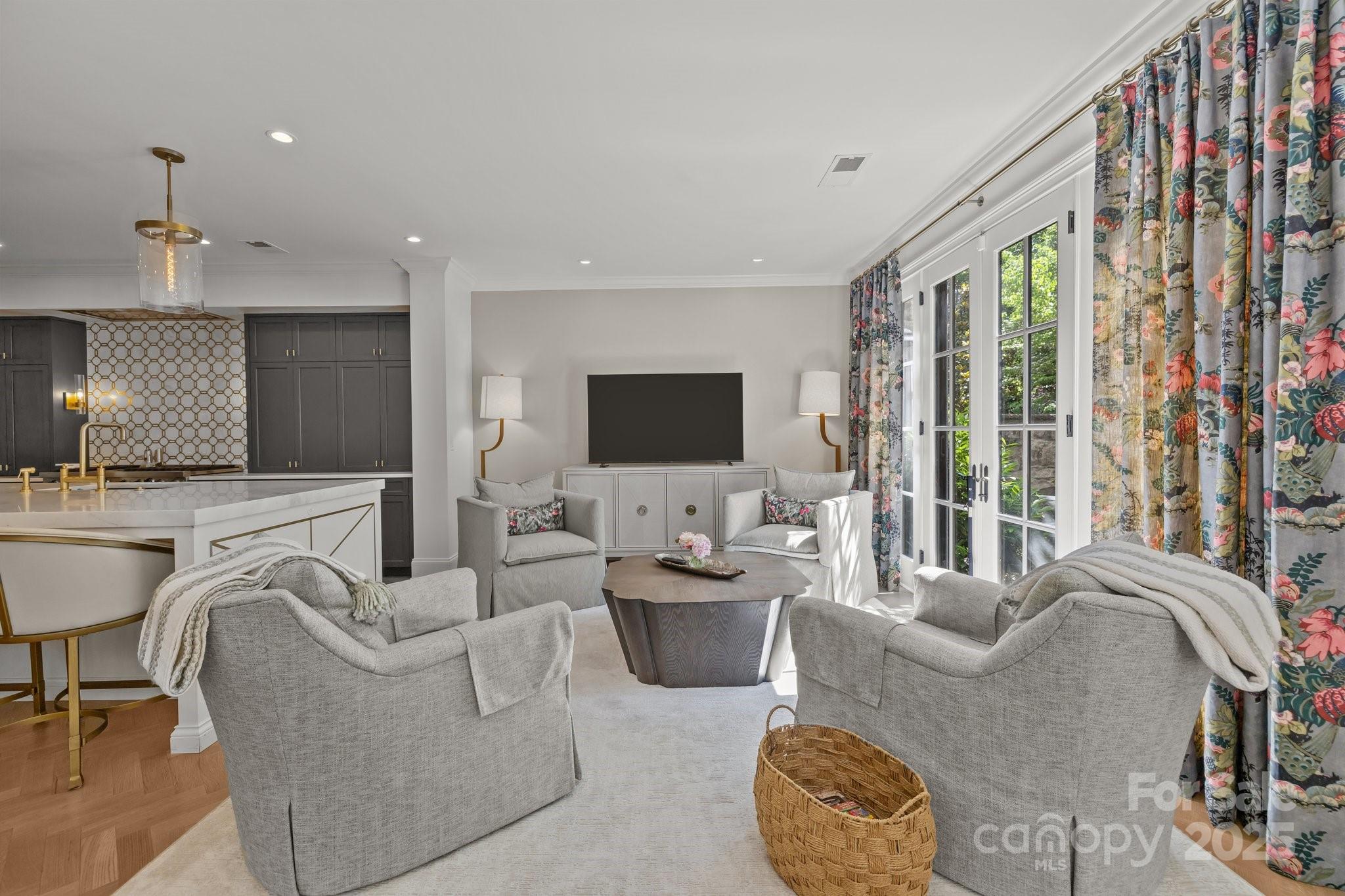 1625 Bibury Lane Property Photo 8