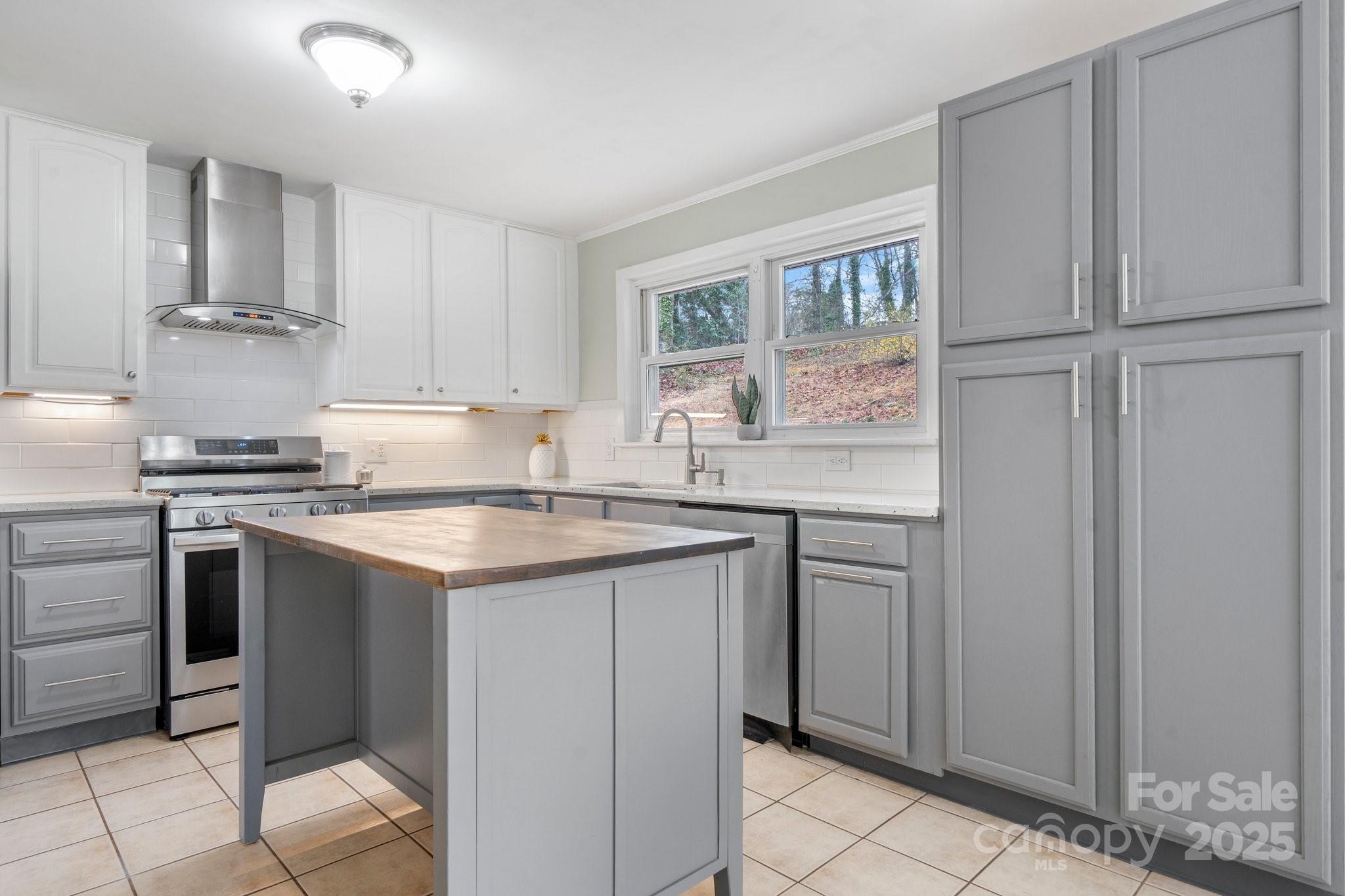 1525 16th Avenue Circle Property Photo 4